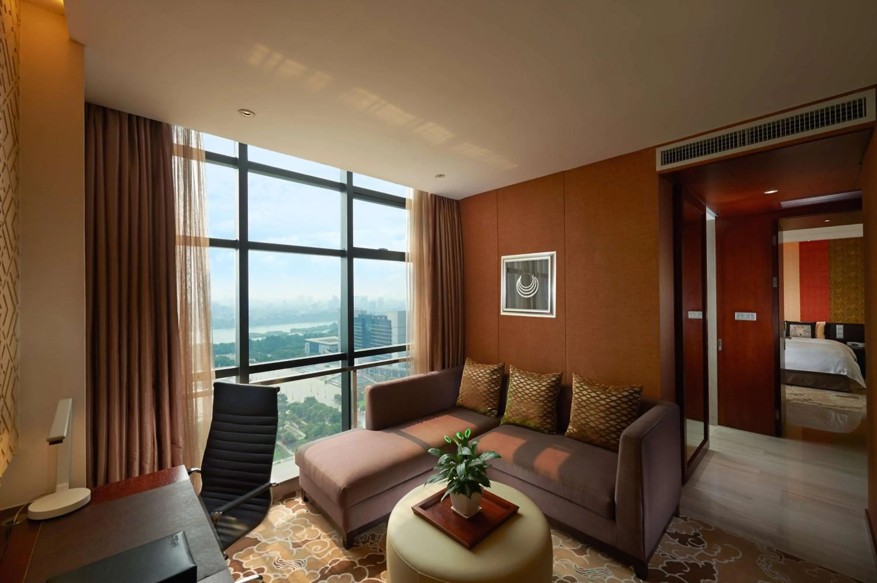 Junior Studio Room with River View in Radisson Blu Hotel Liuzhou
