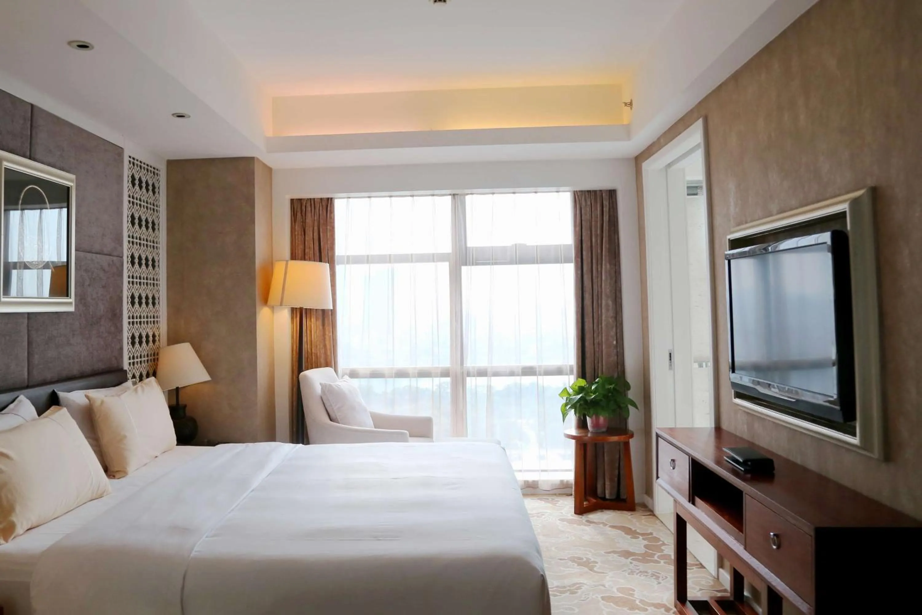 Two-Bedroom Suite with River View - single occupancy in Radisson Blu Hotel Liuzhou