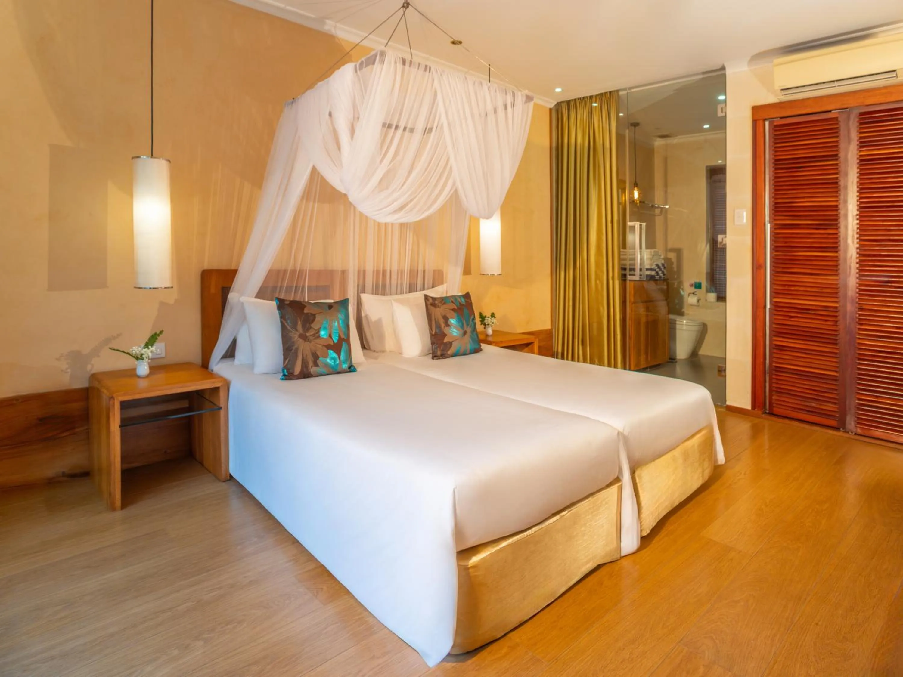 Pool Access Twin Room in Sunsea Resort