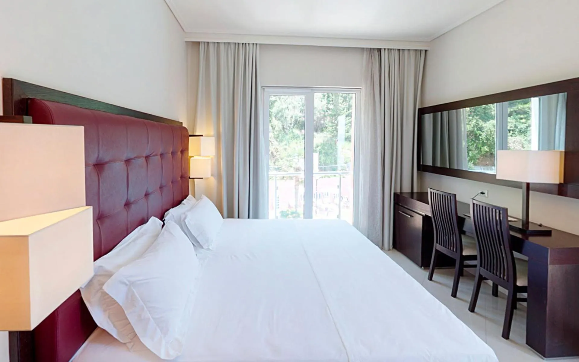 Superior Double or Twin Room with Mountain View in Hotel New York