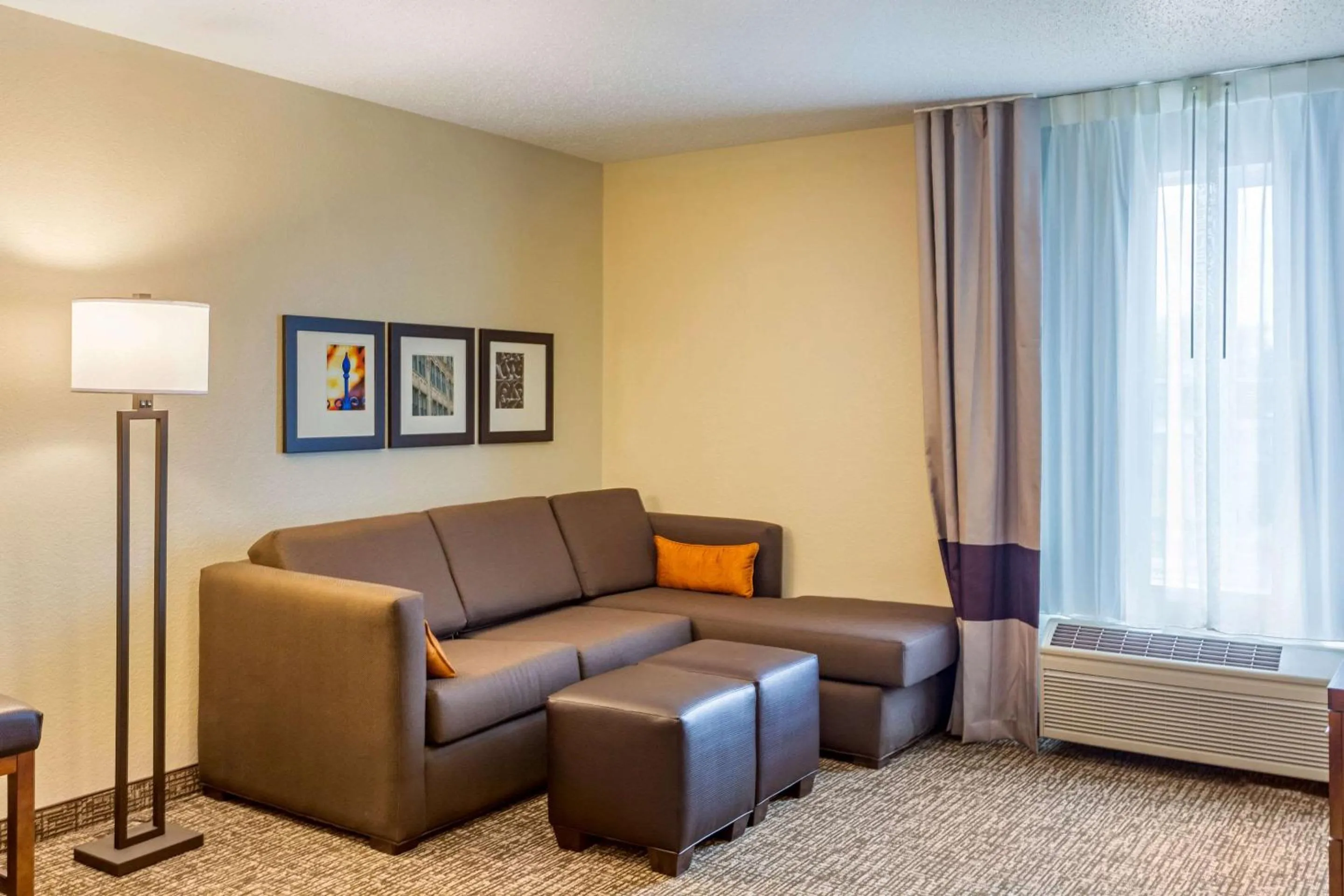 King Suite - Non-Smoking in Comfort Inn DeKalb - University Area