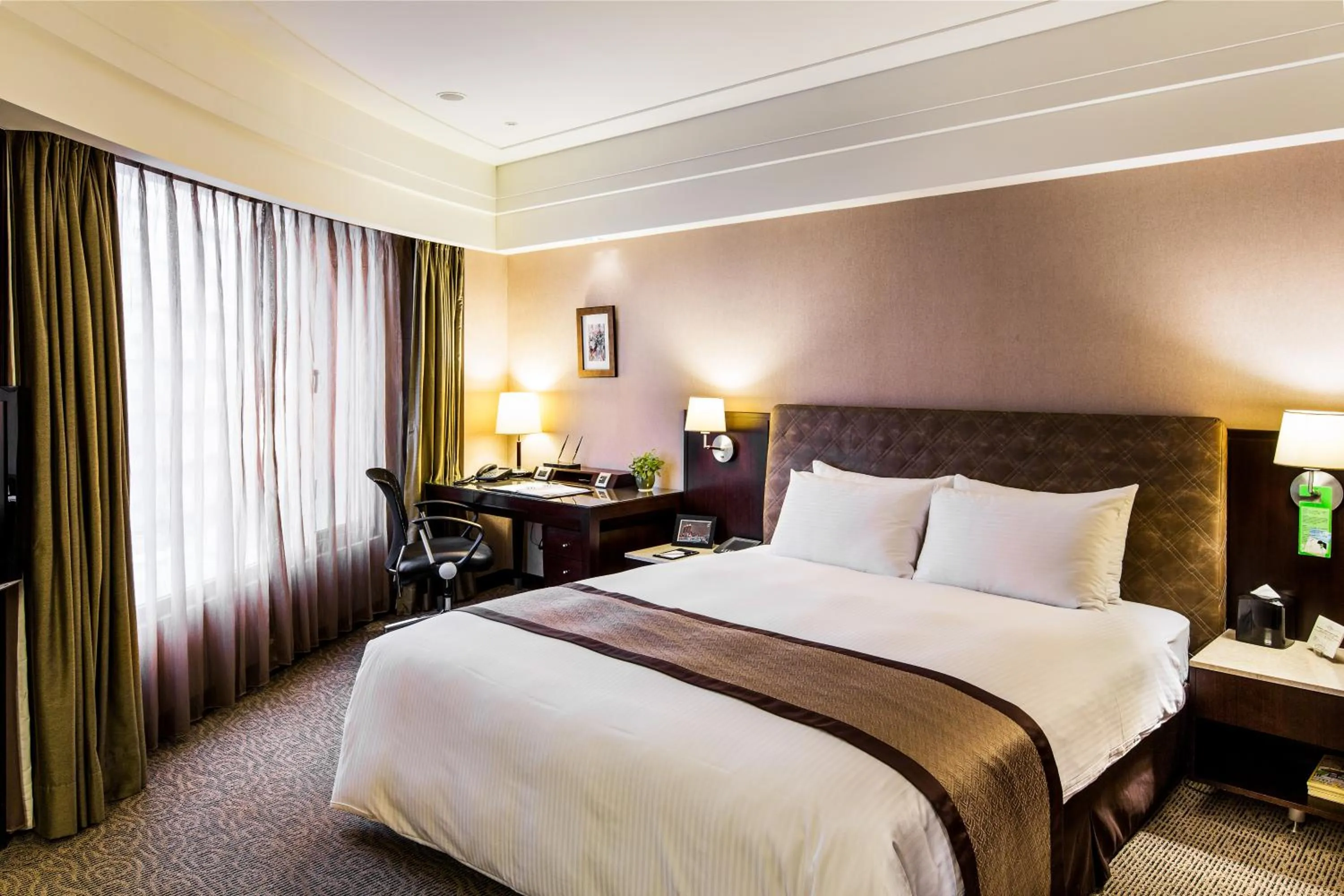 Corner Room with View in Grand Forward Hotel