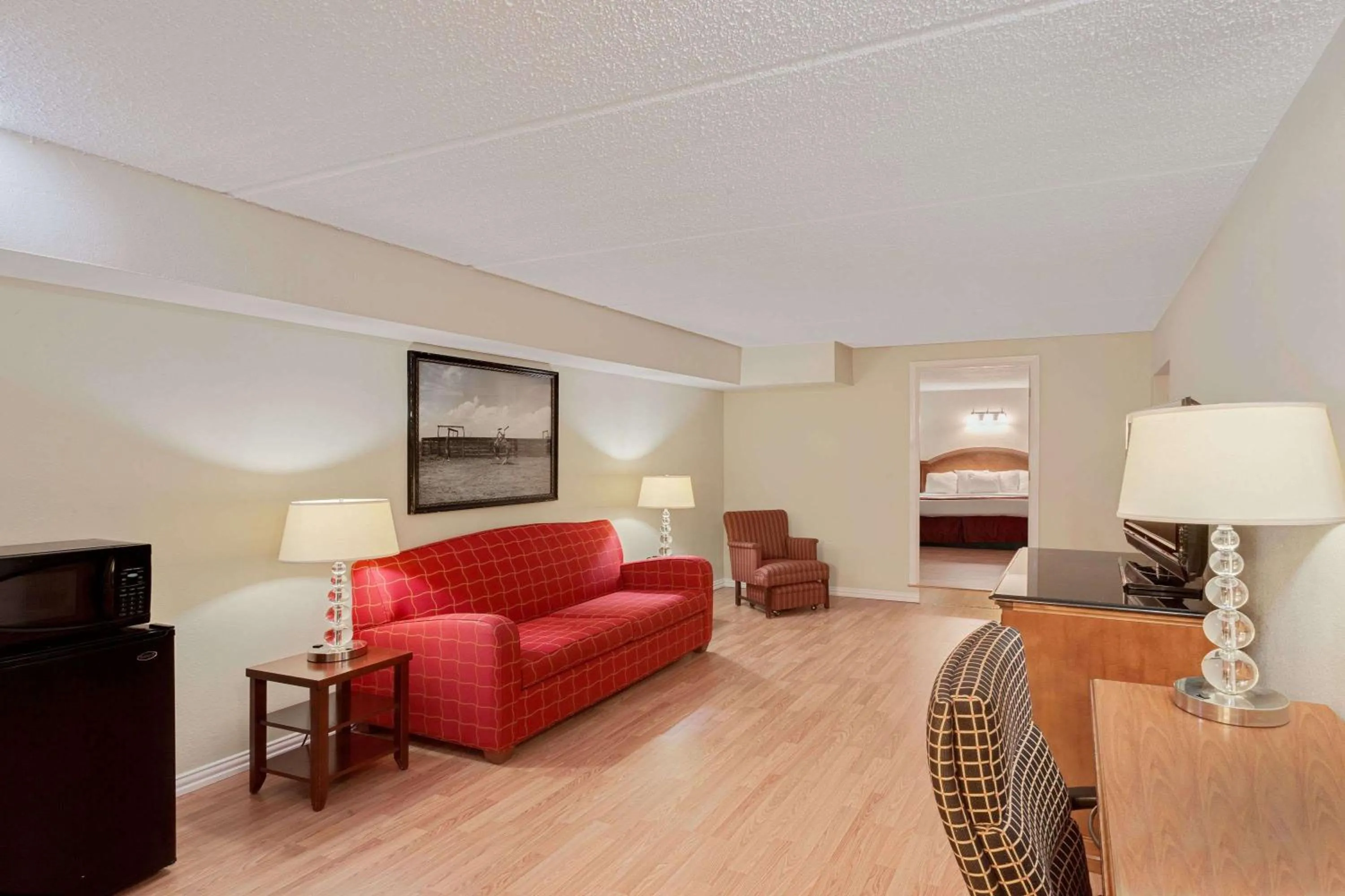 Executive Studio King Suite - Non-Smoking in Days Inn by Wyndham Bay City