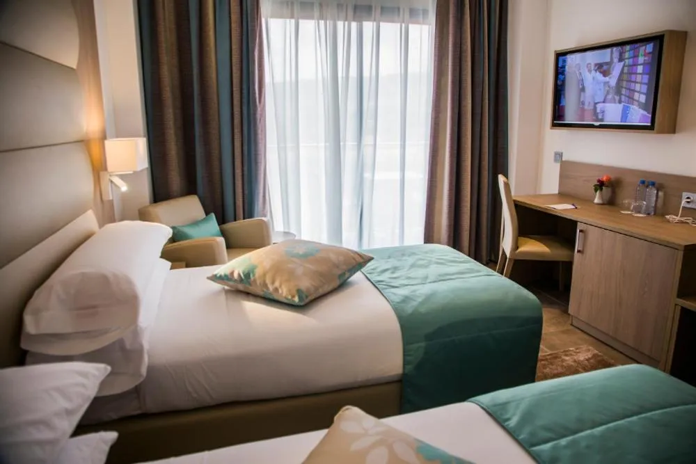 Twin Room with Mountain View in AZ Hôtels Zephyr