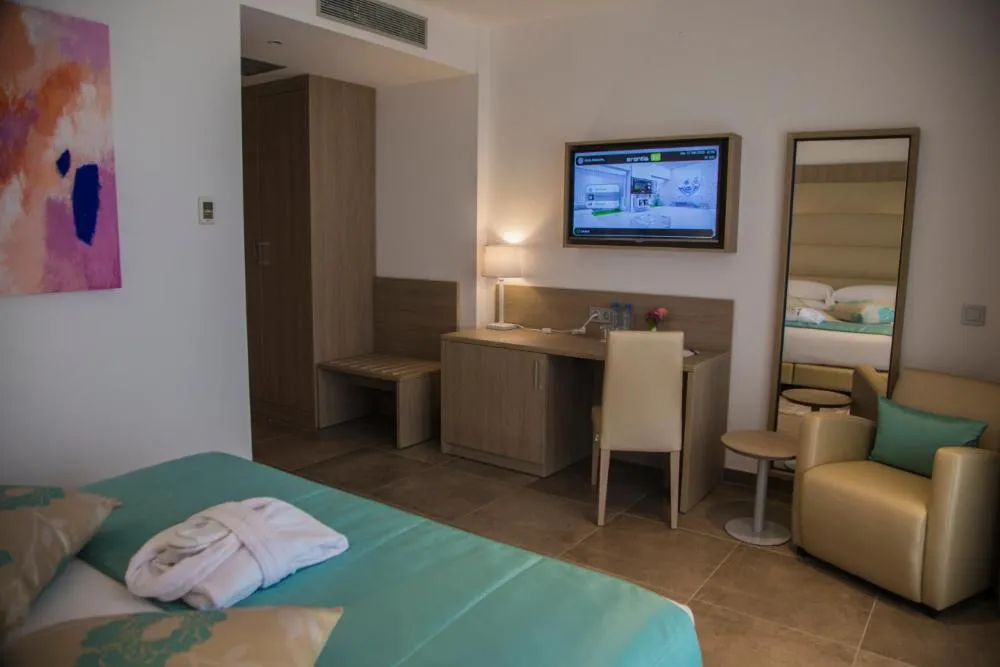 Double Room with Mountain View in AZ Hôtels Zephyr