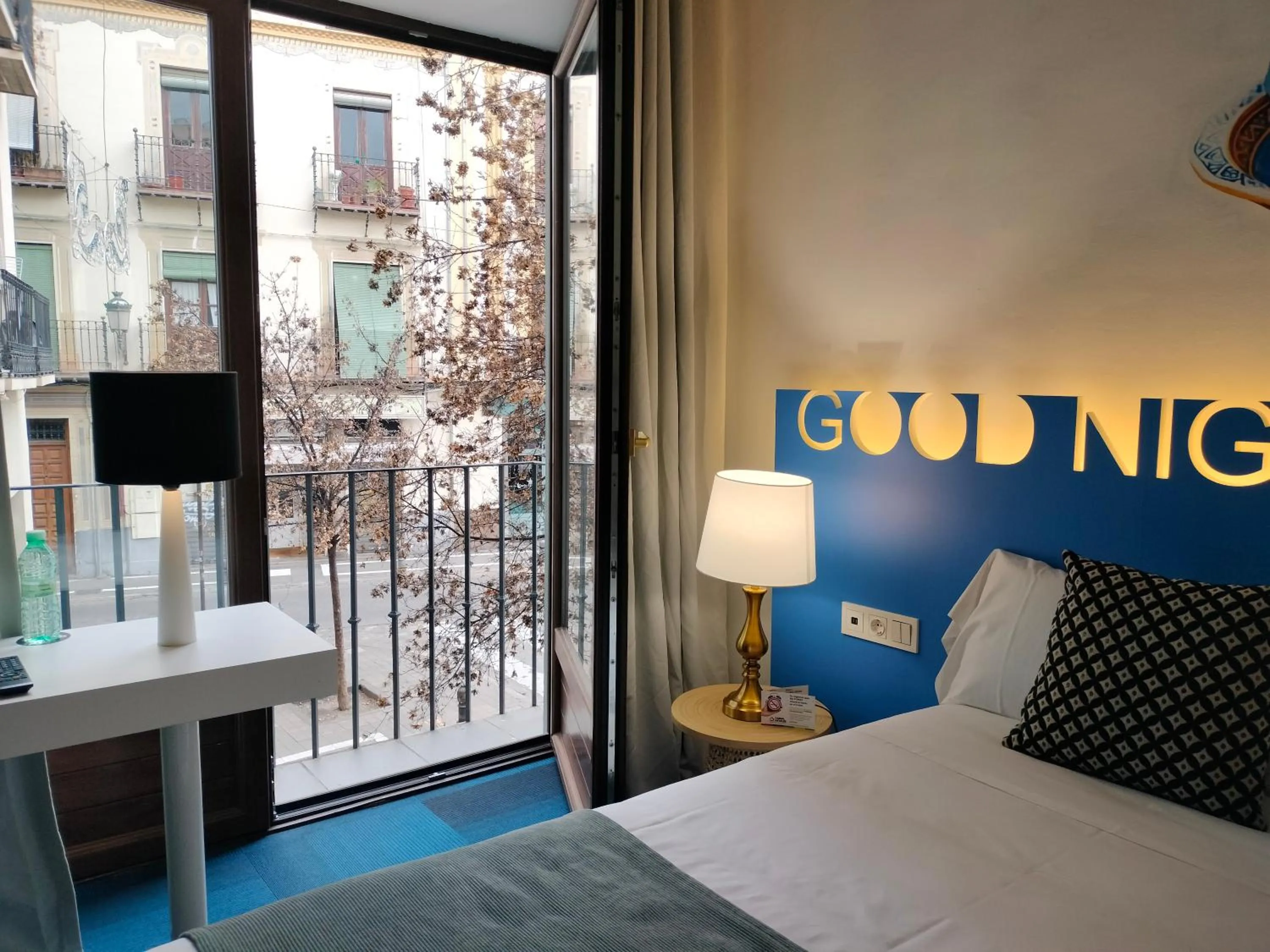 Family Room with Balcony in Casual Ilbira Granada