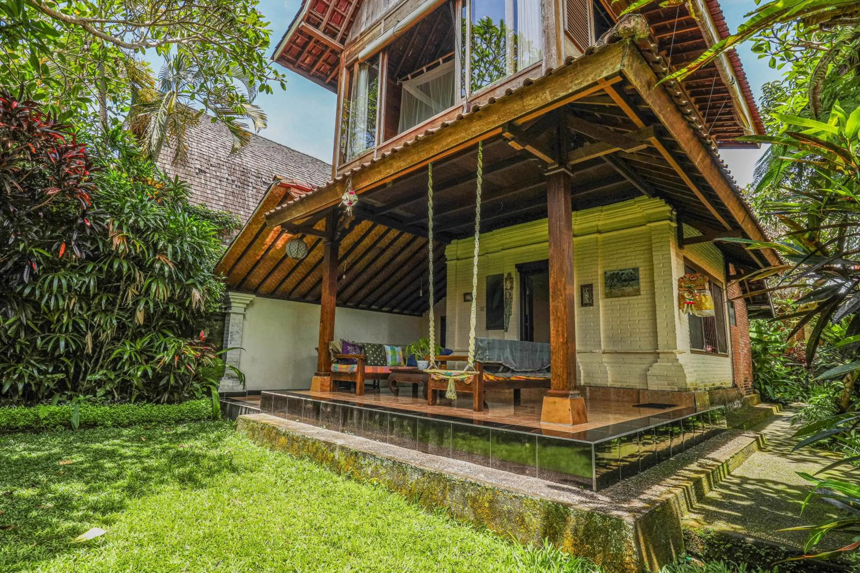 Two-Bedroom Villa in Sari Bamboo Bungalows
