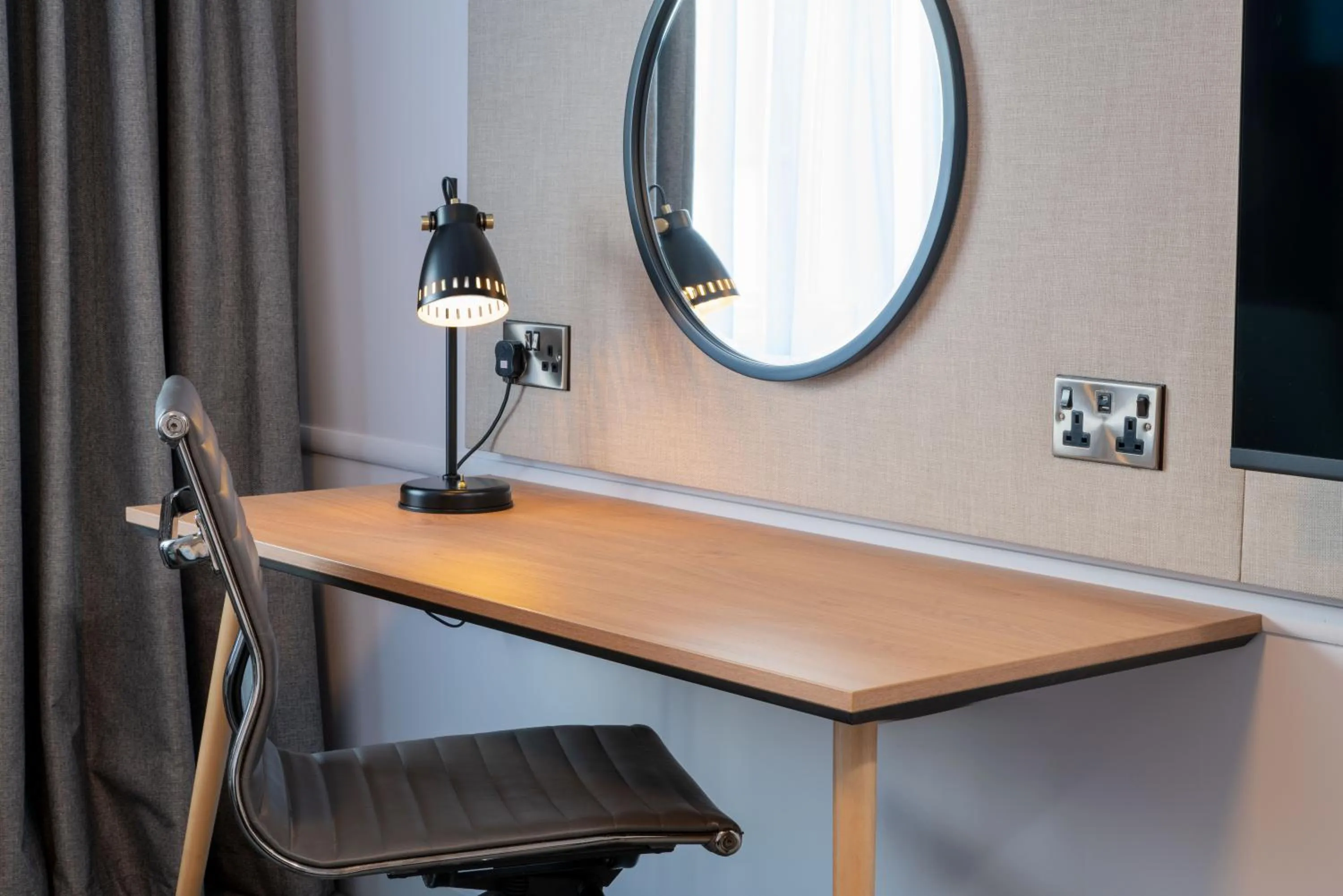 Standard King Room in Holiday Inn Bristol Filton by IHG