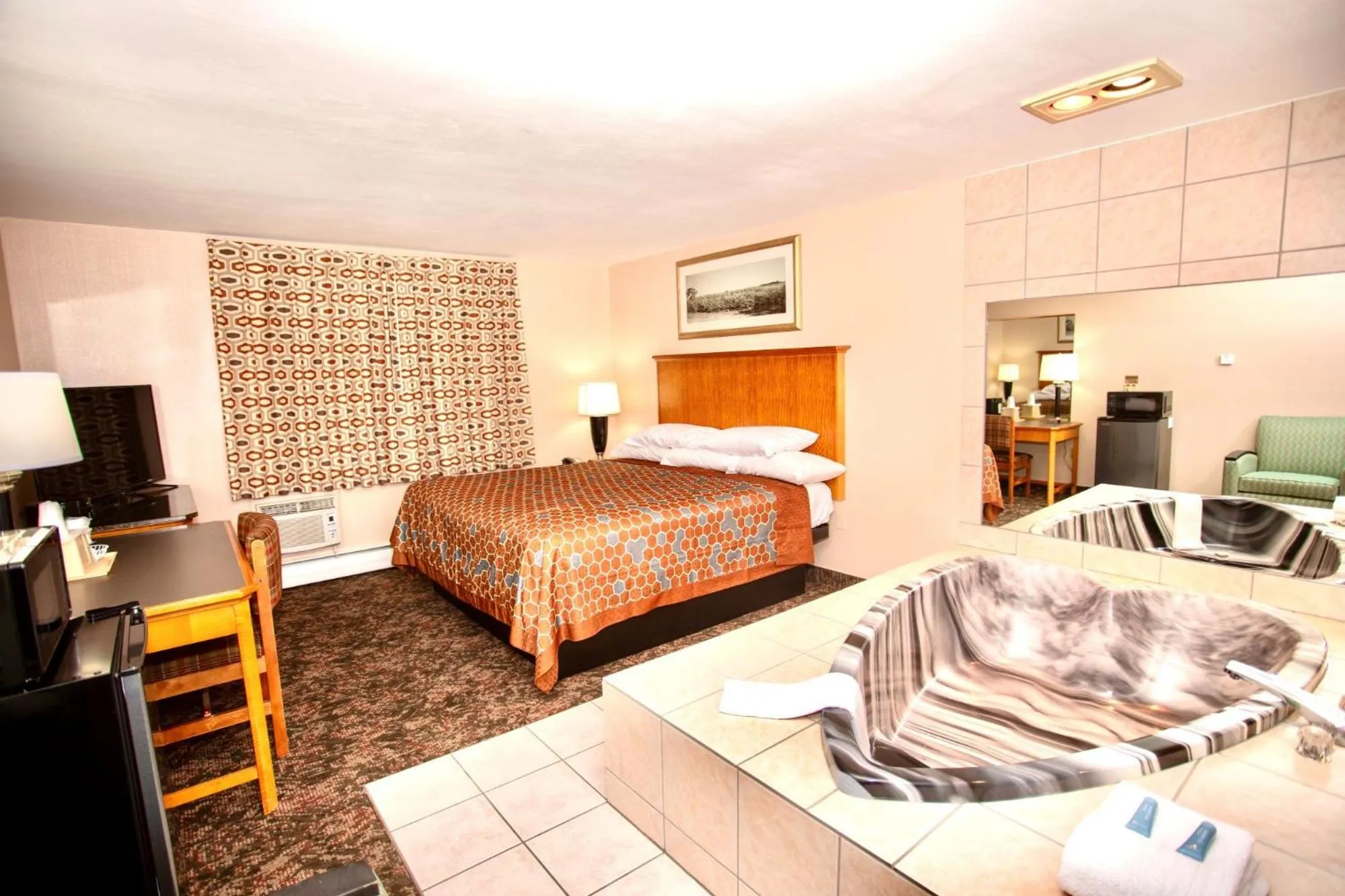 King Room with Spa Bath - Smoking in Budget Inn Cicero