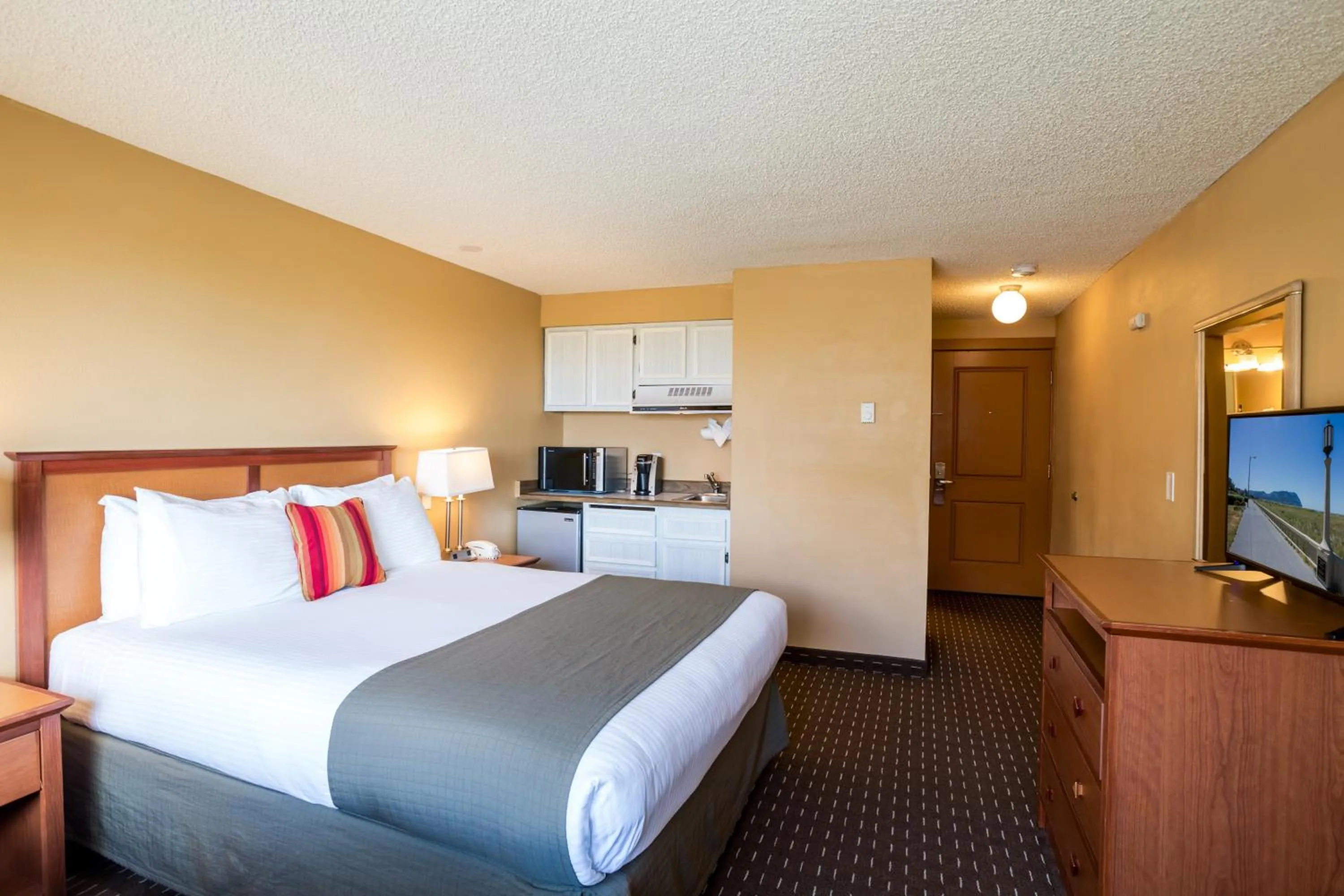 King Ground Level in Ebb Tide Oceanfront Inn