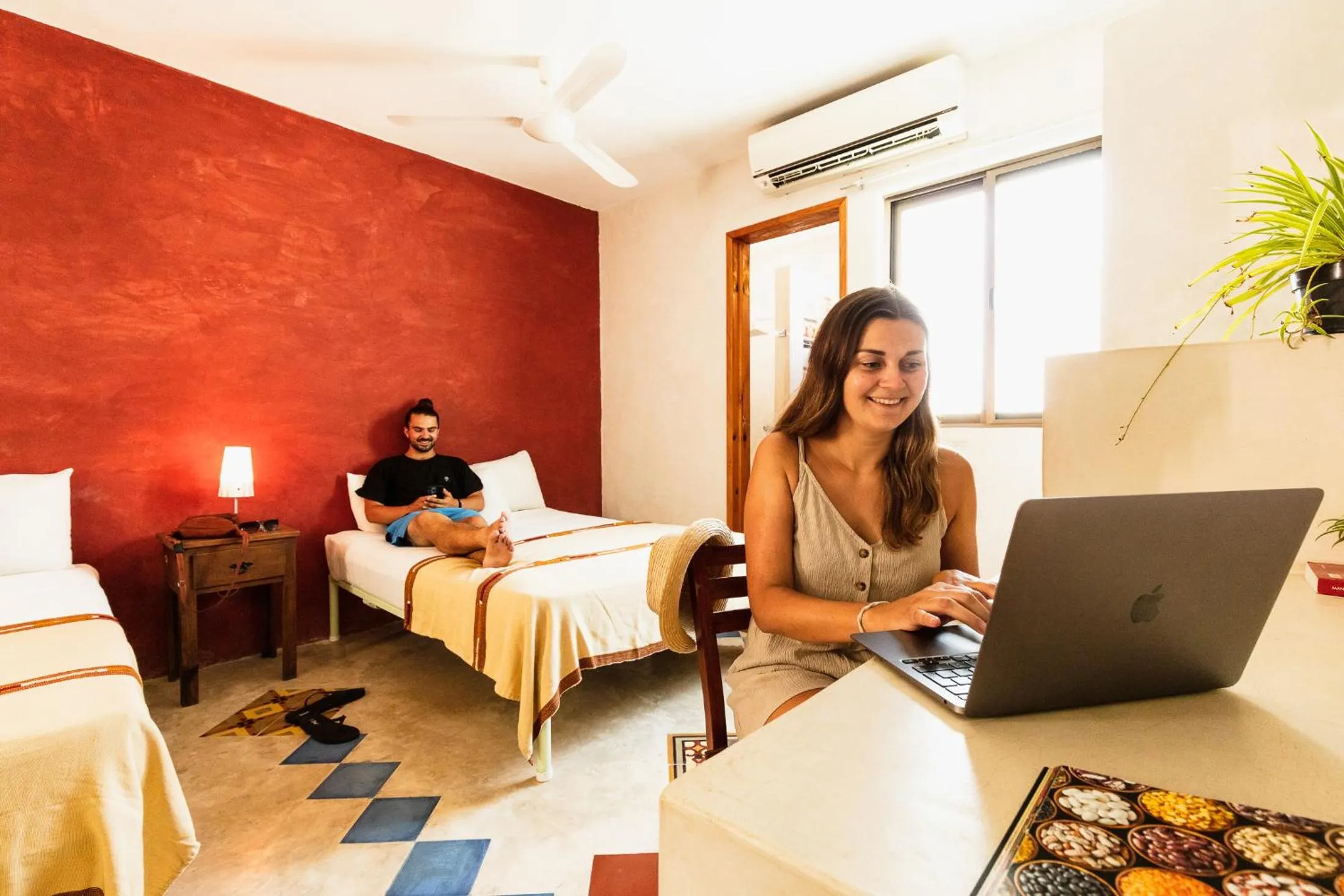 Double Room with 2 Double Beds and Garden View in Che Nomadas Mérida Hostel