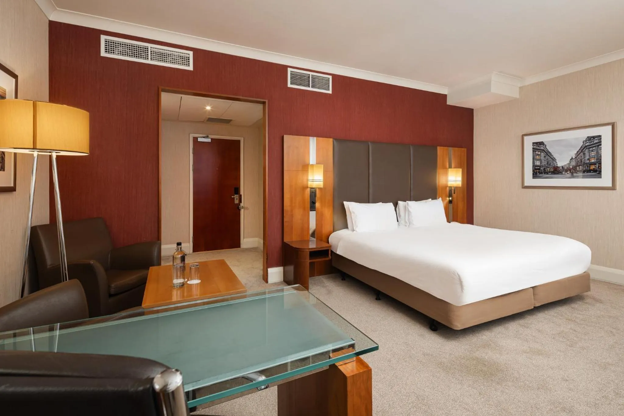 Premium King Room - Top Floor in Crowne Plaza London Ealing by IHG
