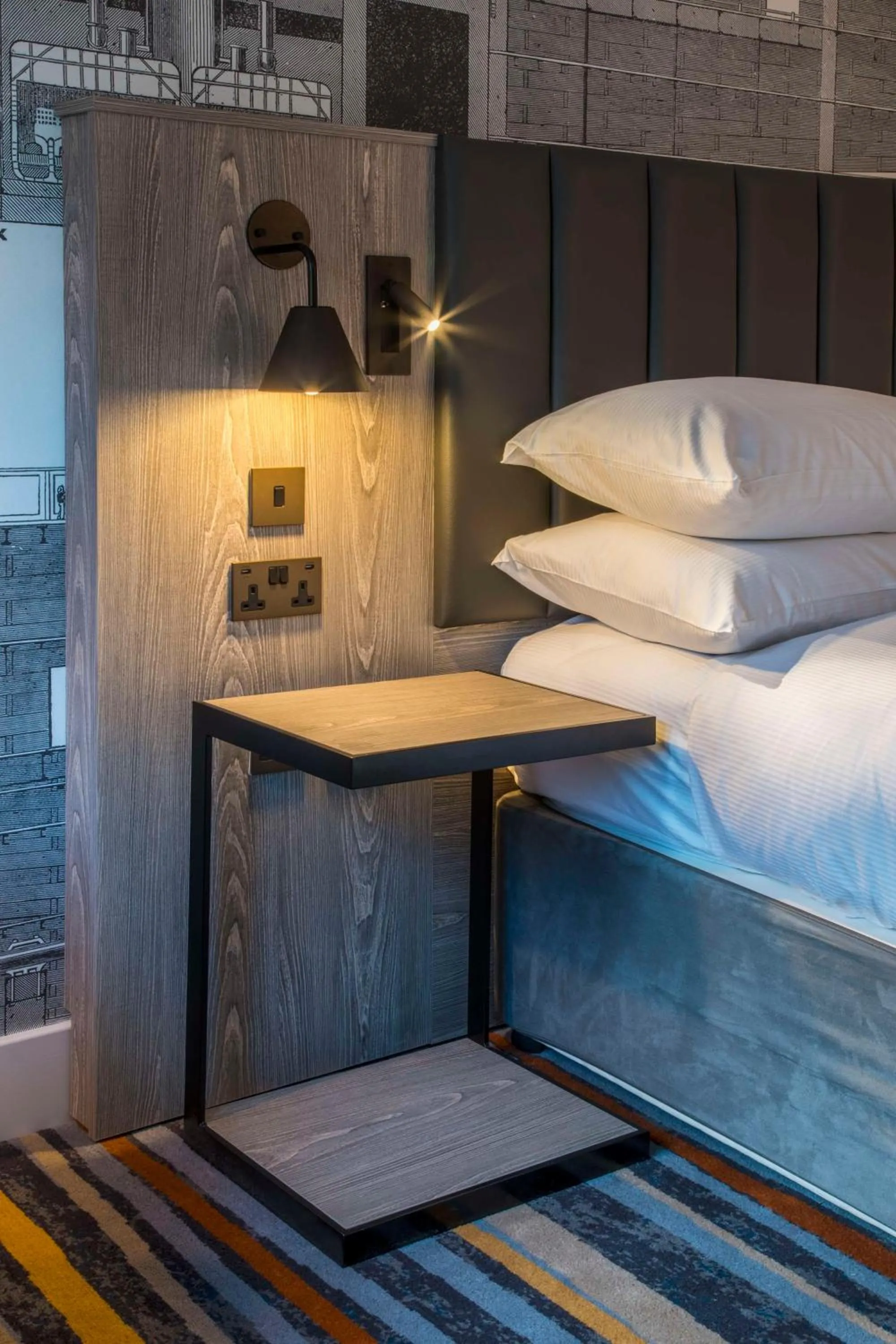 King Room - Mobility Access in DoubleTree by Hilton Bristol South - Cadbury House