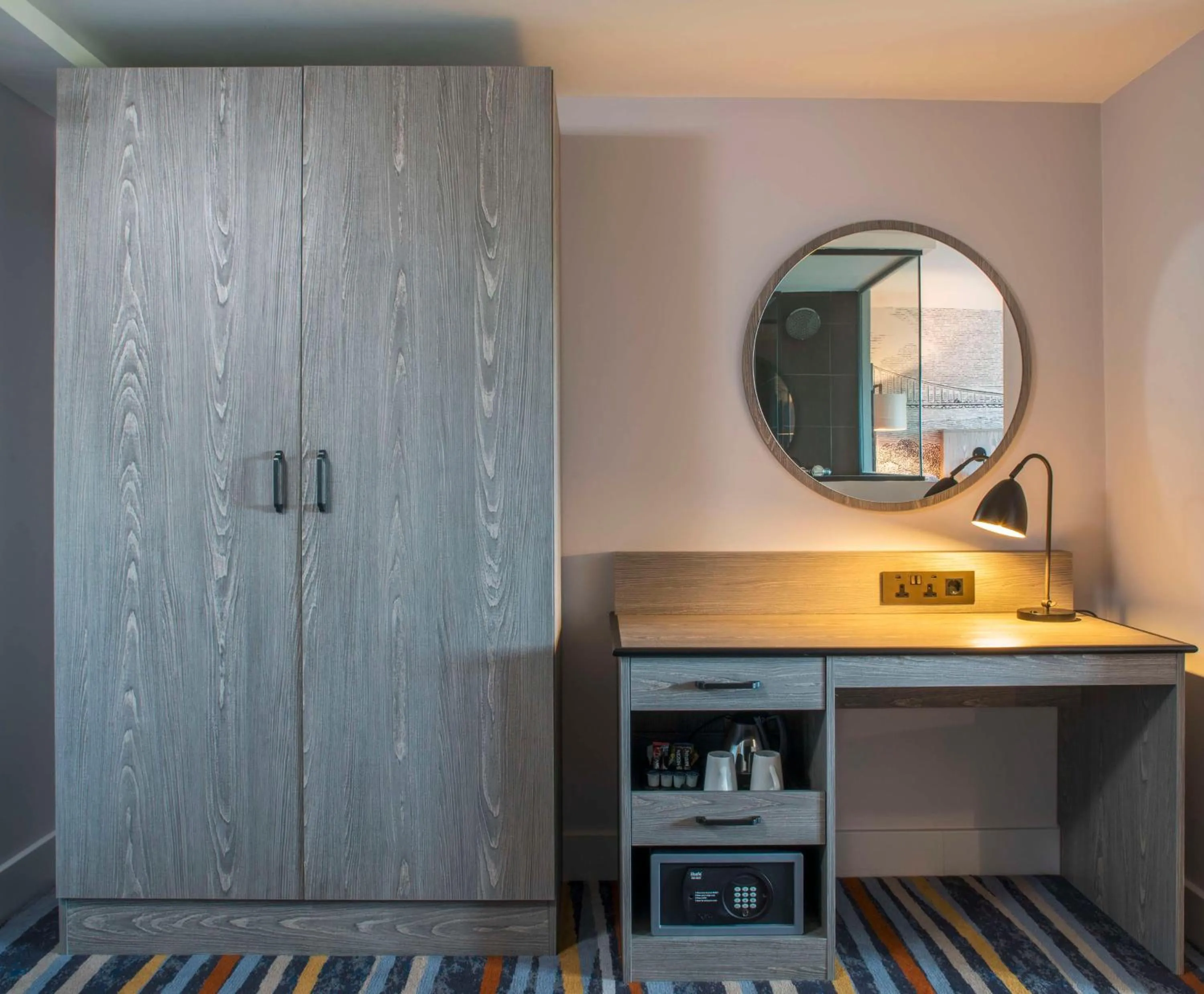 King Guest Room in DoubleTree by Hilton Bristol South - Cadbury House