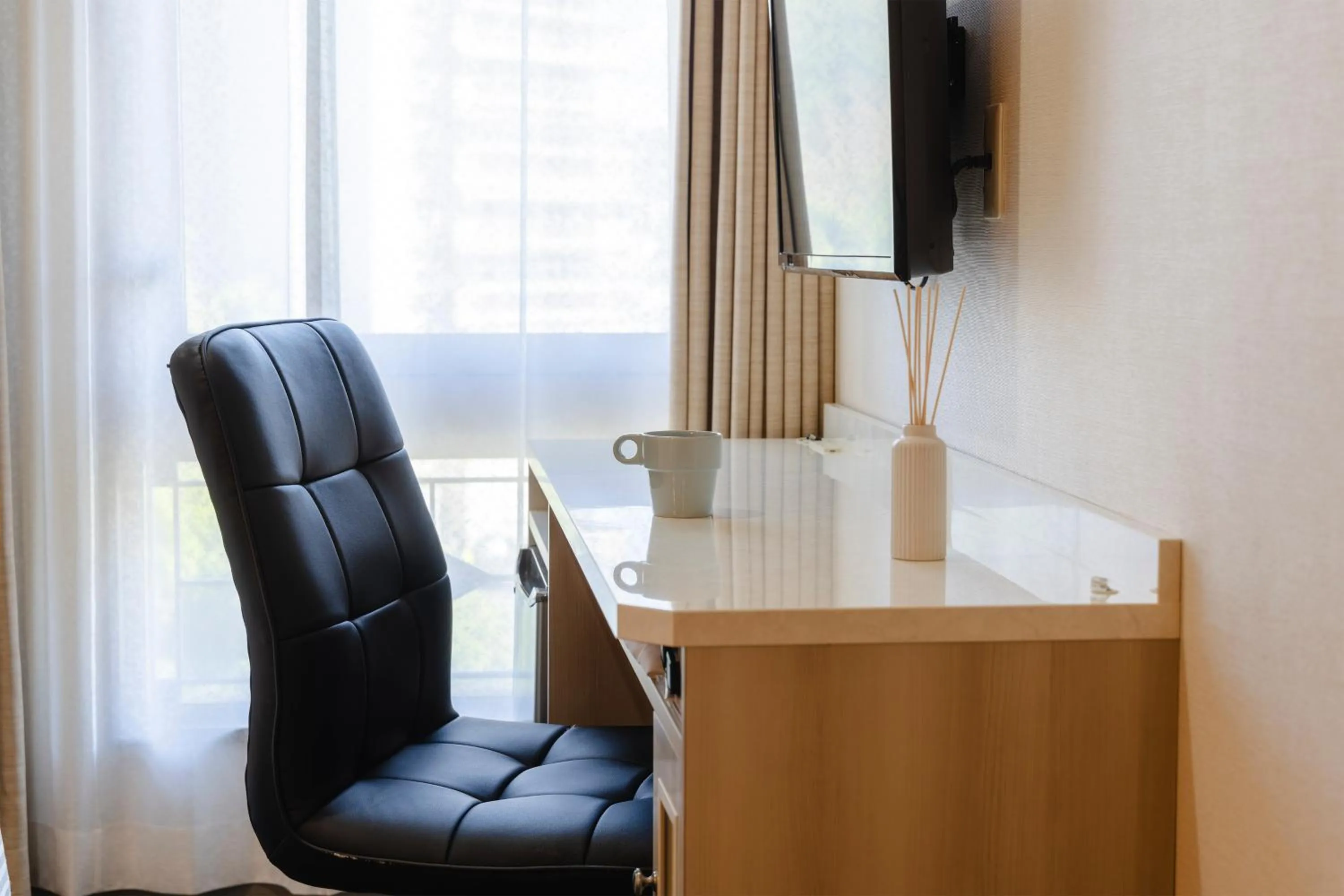 Double Room with Small Double Bed - Smoking in Sasebo Washington Hotel