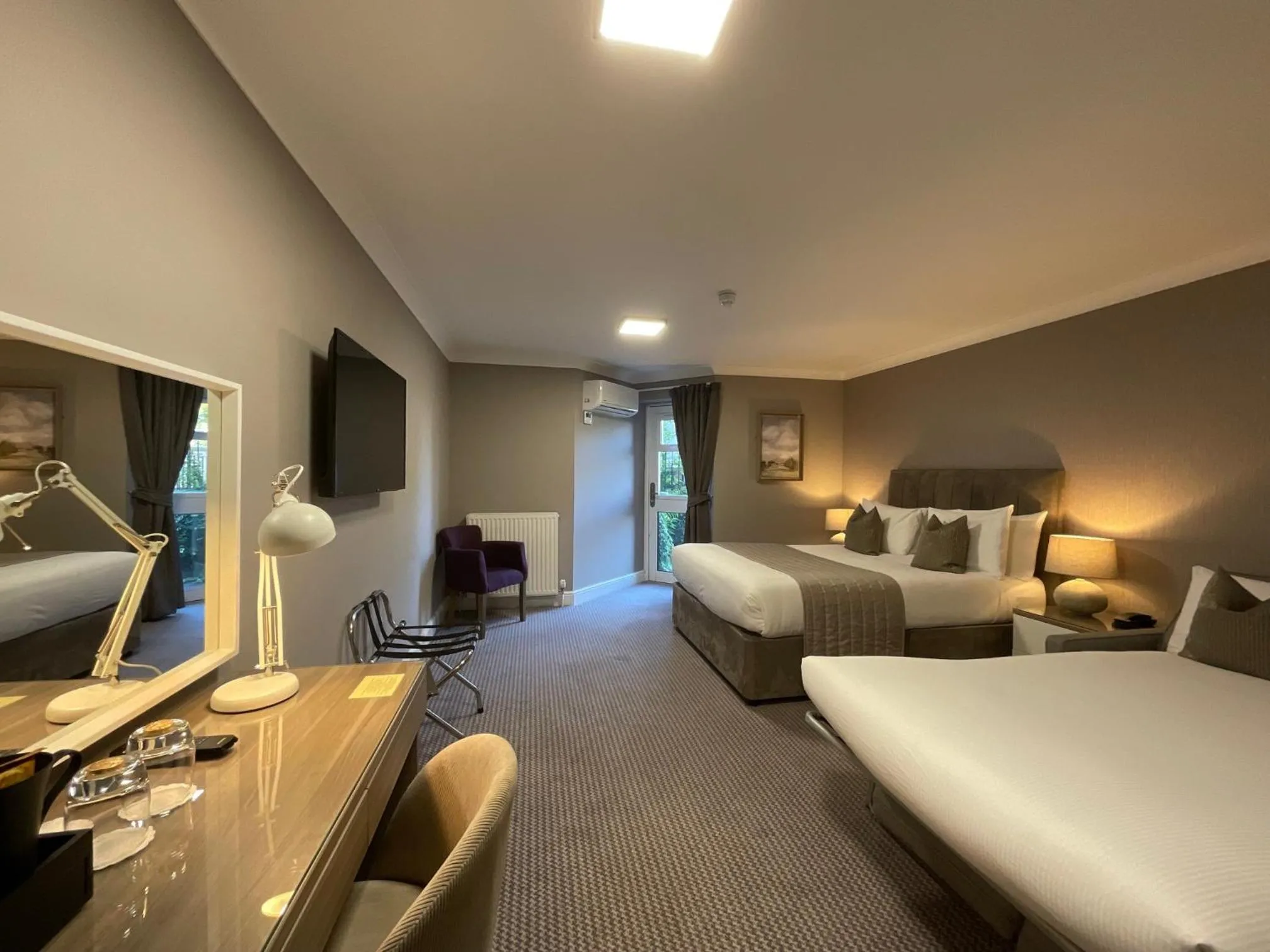 Classic Family Room with Sofa Bed in The Riverside