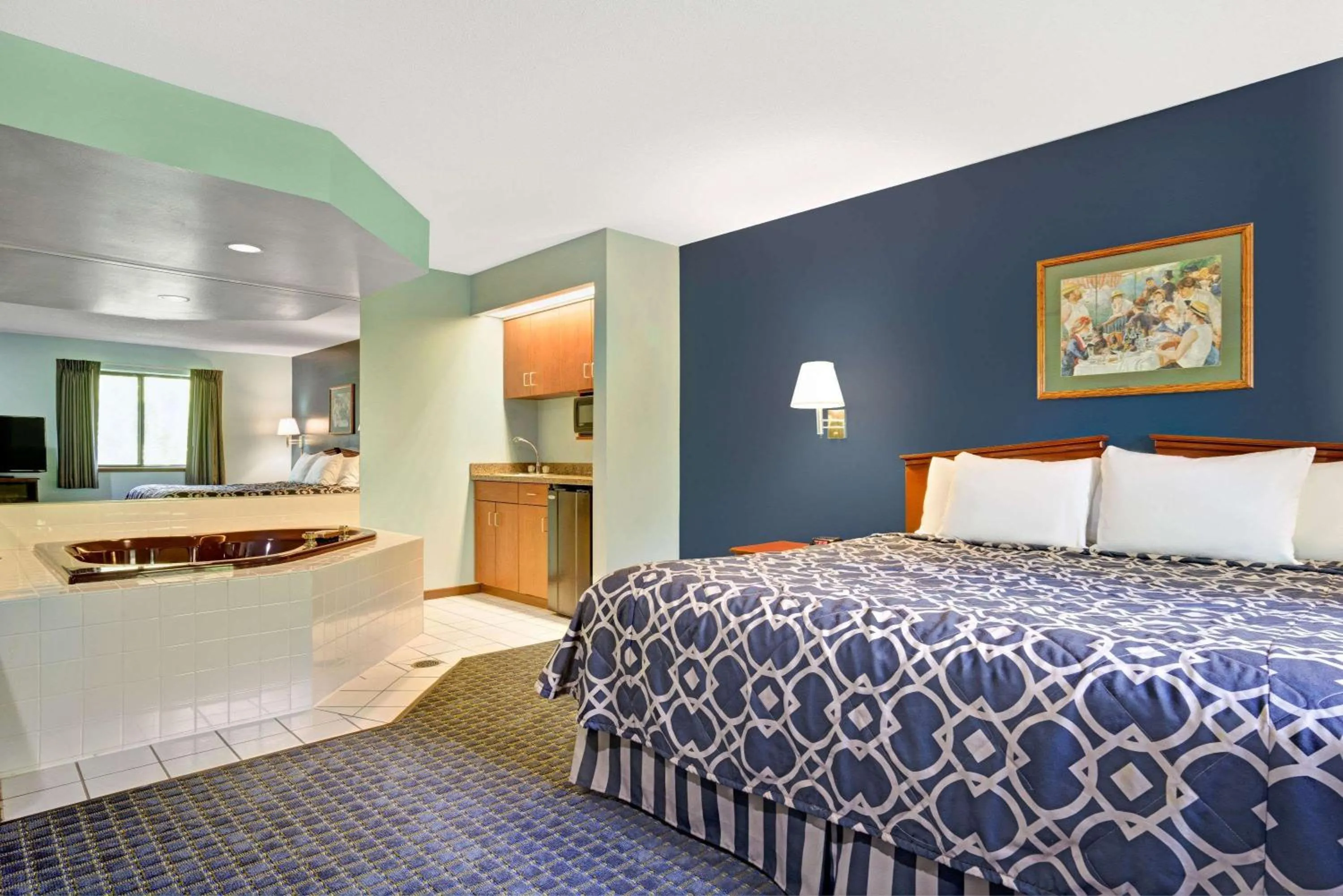 Studio Suite with Two King Beds - Non-Smoking in Super 8 by Wyndham Hudson