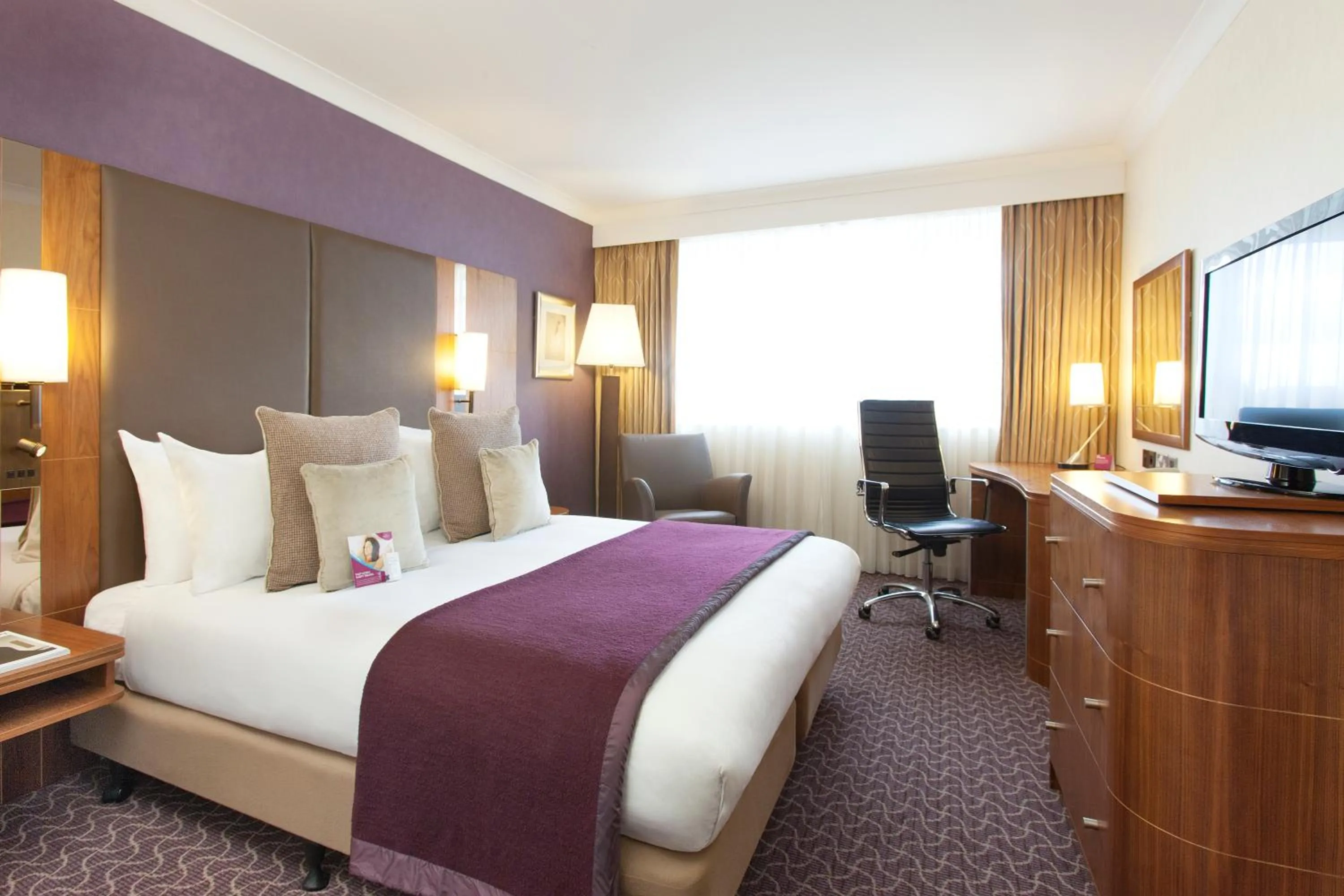 Double Room in Crowne Plaza Reading