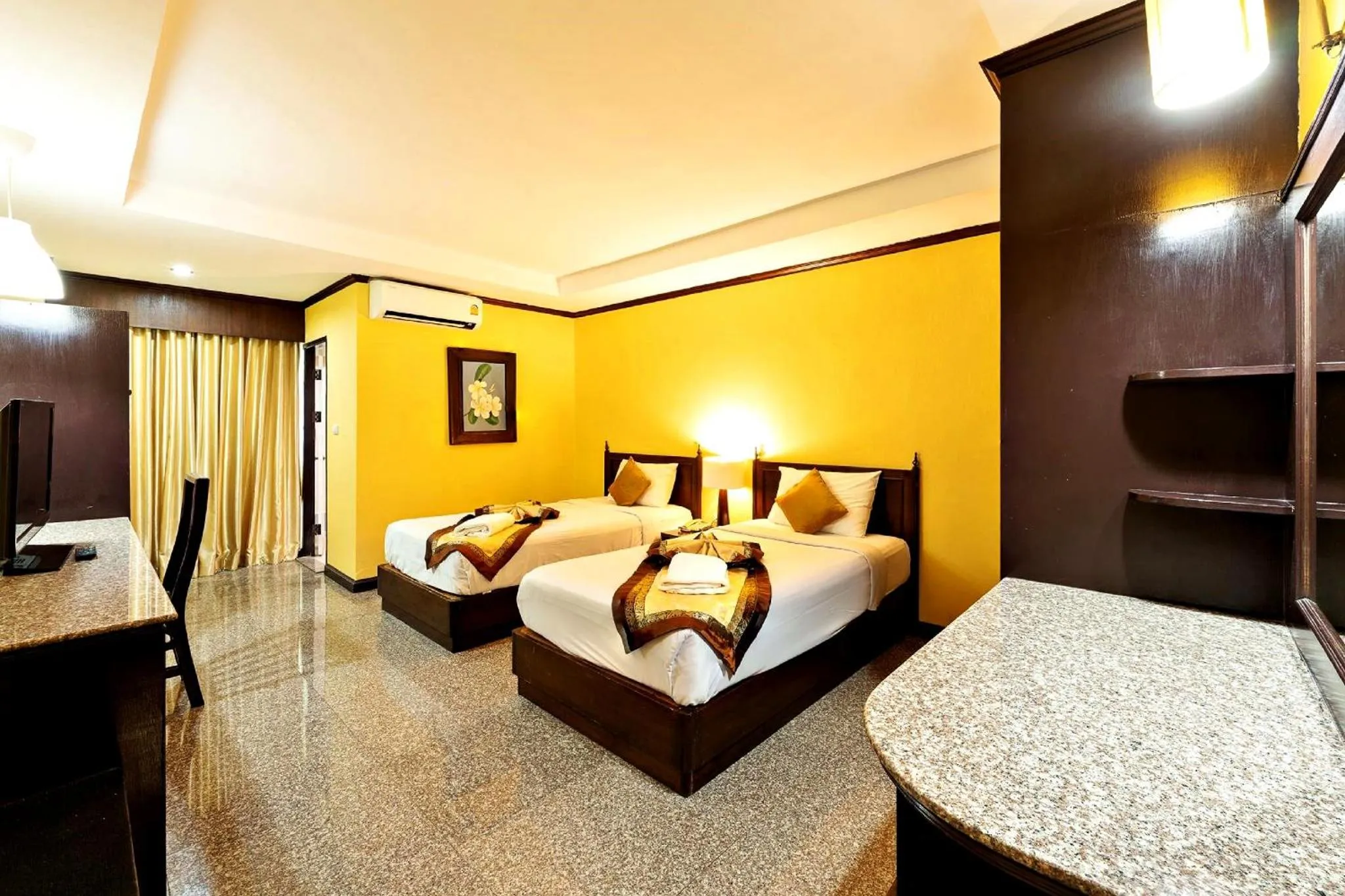 Superior Twin Room in Royal Peninsula Hotel Chiangmai