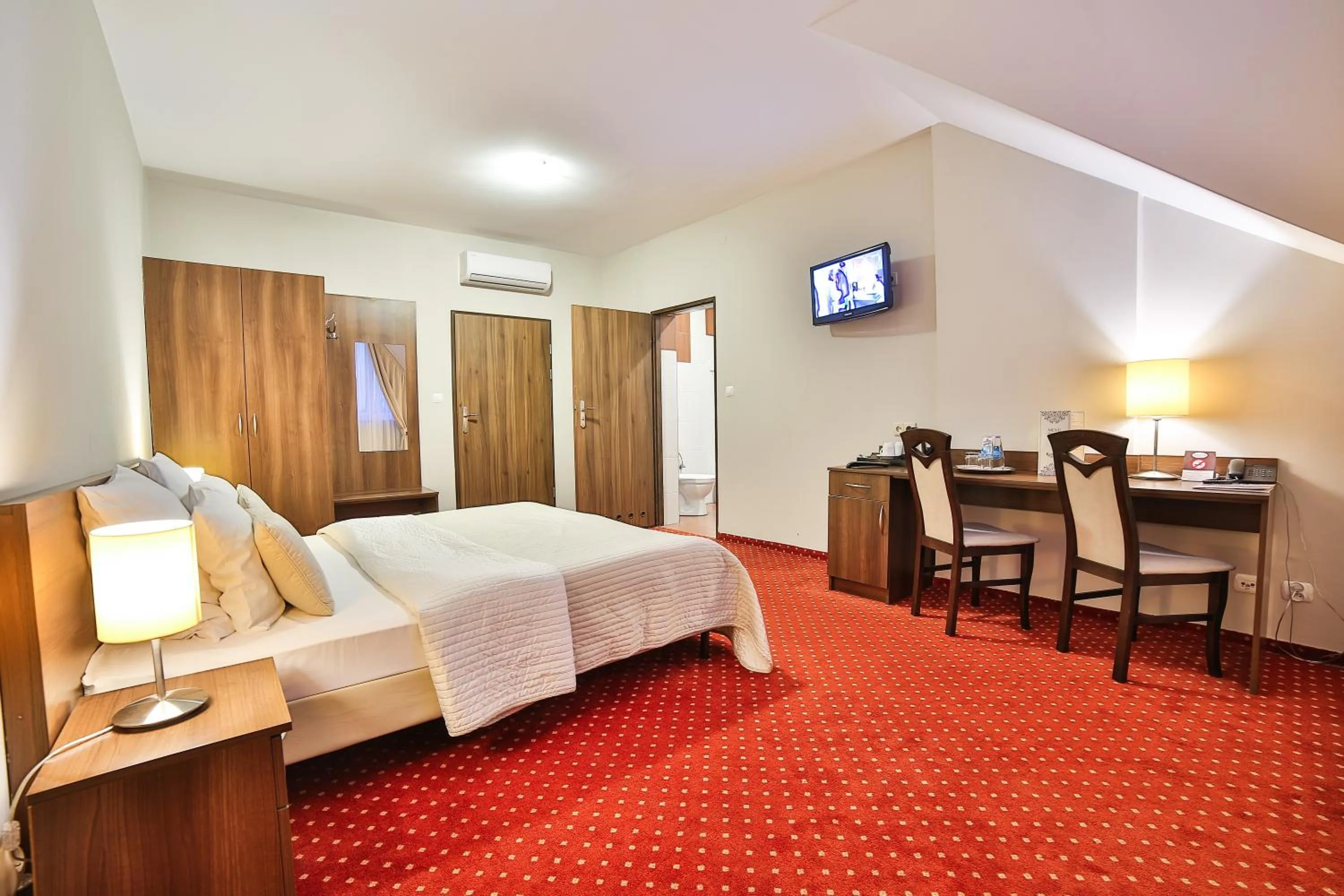 Deluxe King Room - single occupancy in Hotel Kantoria