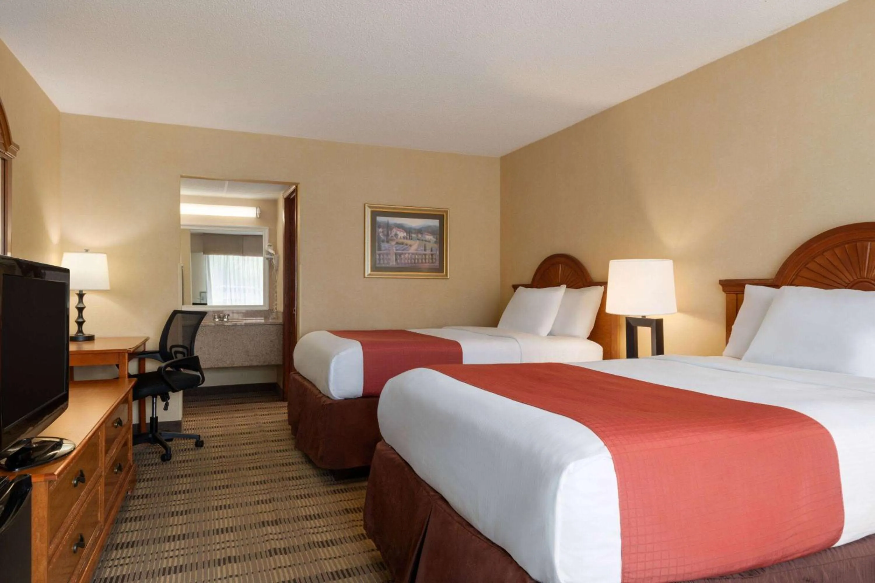 Double Room with Two Double Beds - Non-Smoking in Baymont by Wyndham Lynchburg