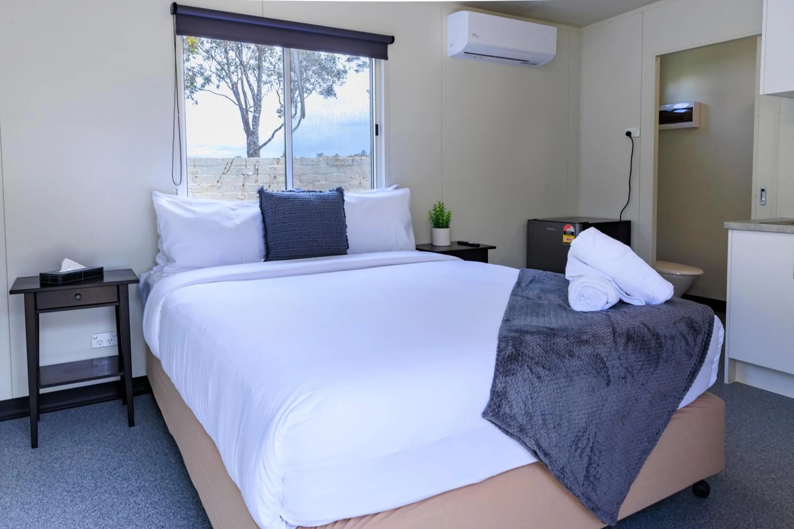 Queen Suite in Ringwood Lake Inn