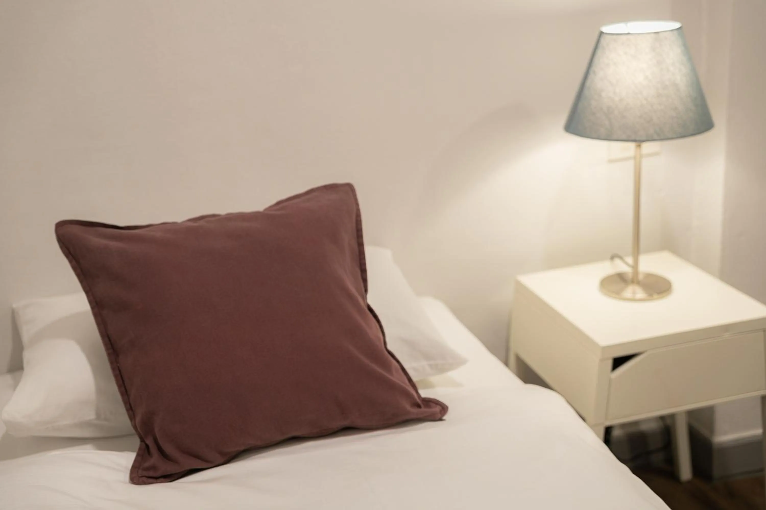 Standard Single Room - no window in Ratchadamnoen Residence