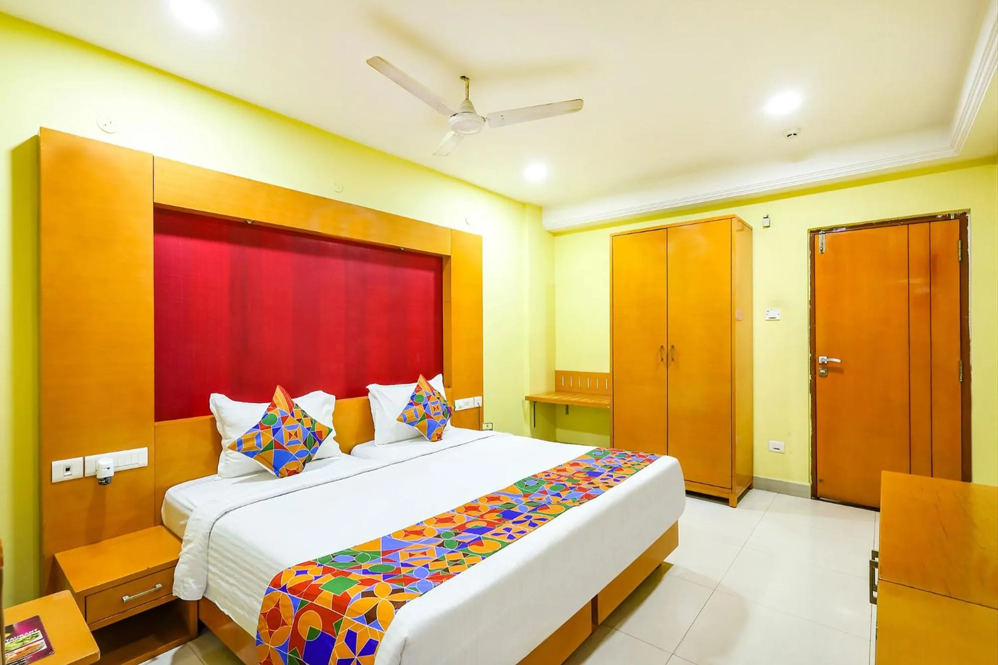 Deluxe Room - single occupancy in Fabhotel Prime Mahalaya Residency - Nr Pallavaram Railway Station