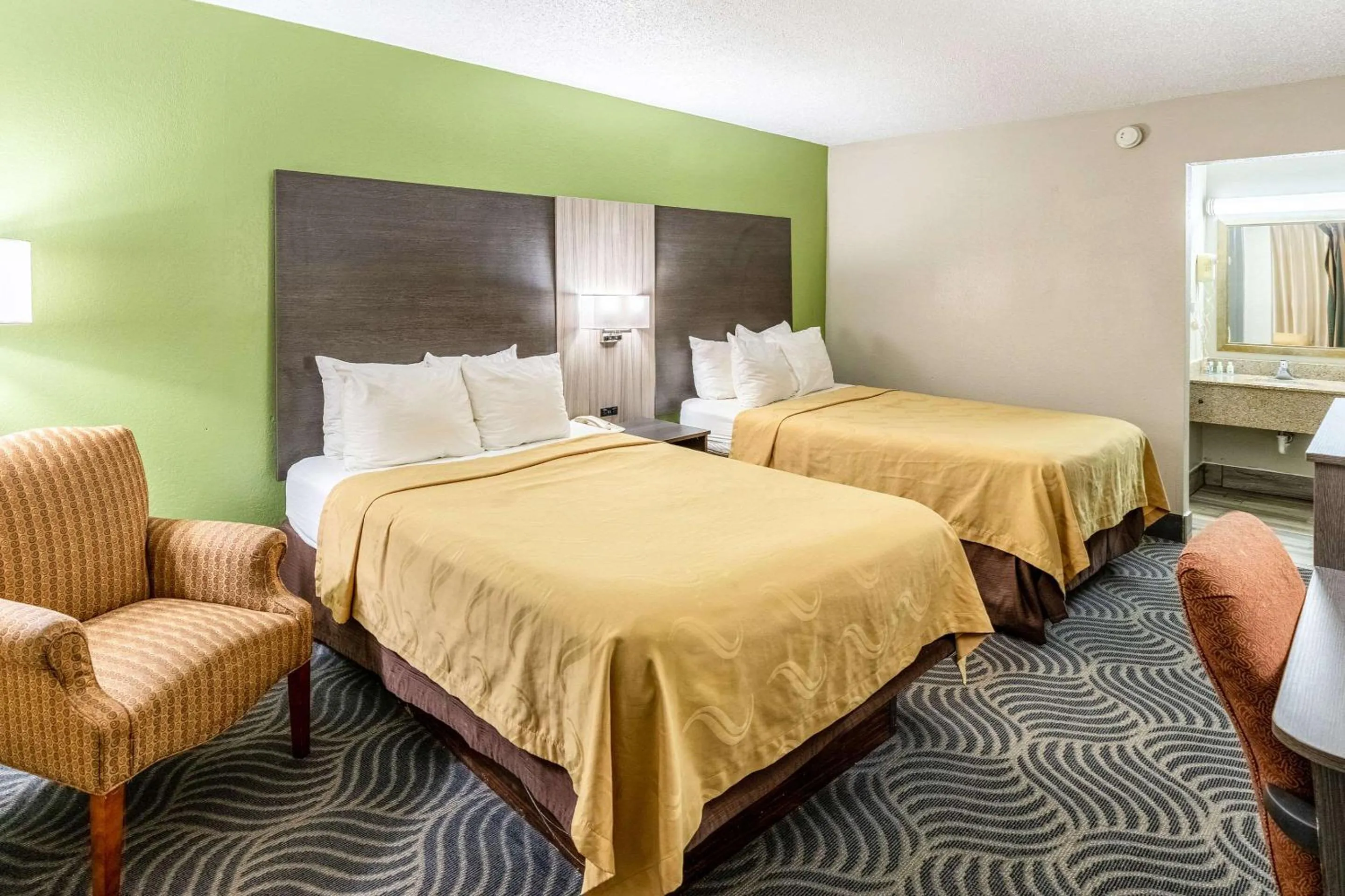 Double Room with Two Double Beds in Quality Inn Newport