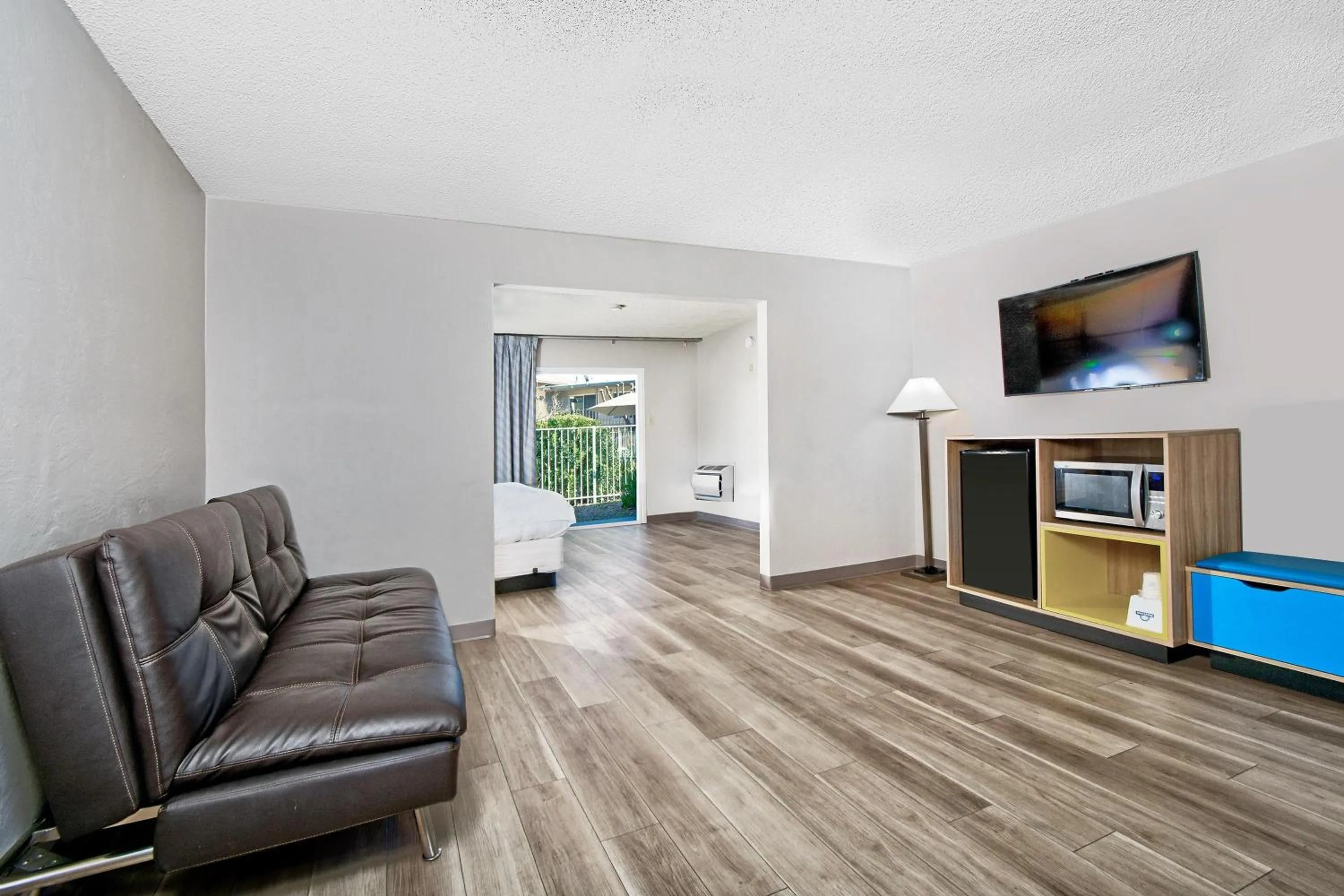 King Studio Suite - Non-Smoking in Days Inn by Wyndham Novato/San Francisco