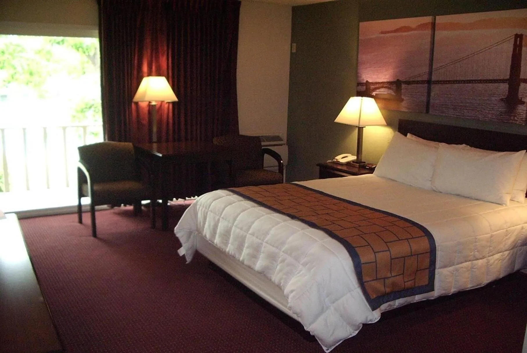 Deluxe King Suite with Roll-In Shower - Mobility Accessible/Non-Smoking in Days Inn by Wyndham Novato/San Francisco