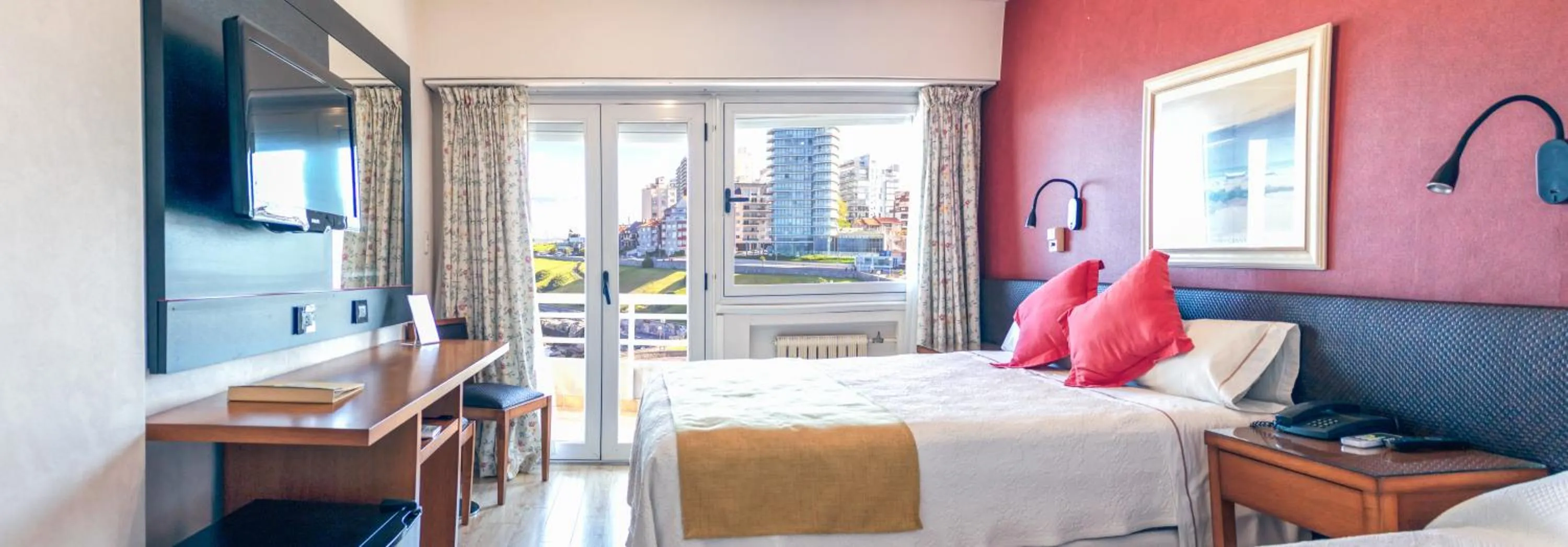 Double or Twin Room with Sea View in Hotel Las Rocas