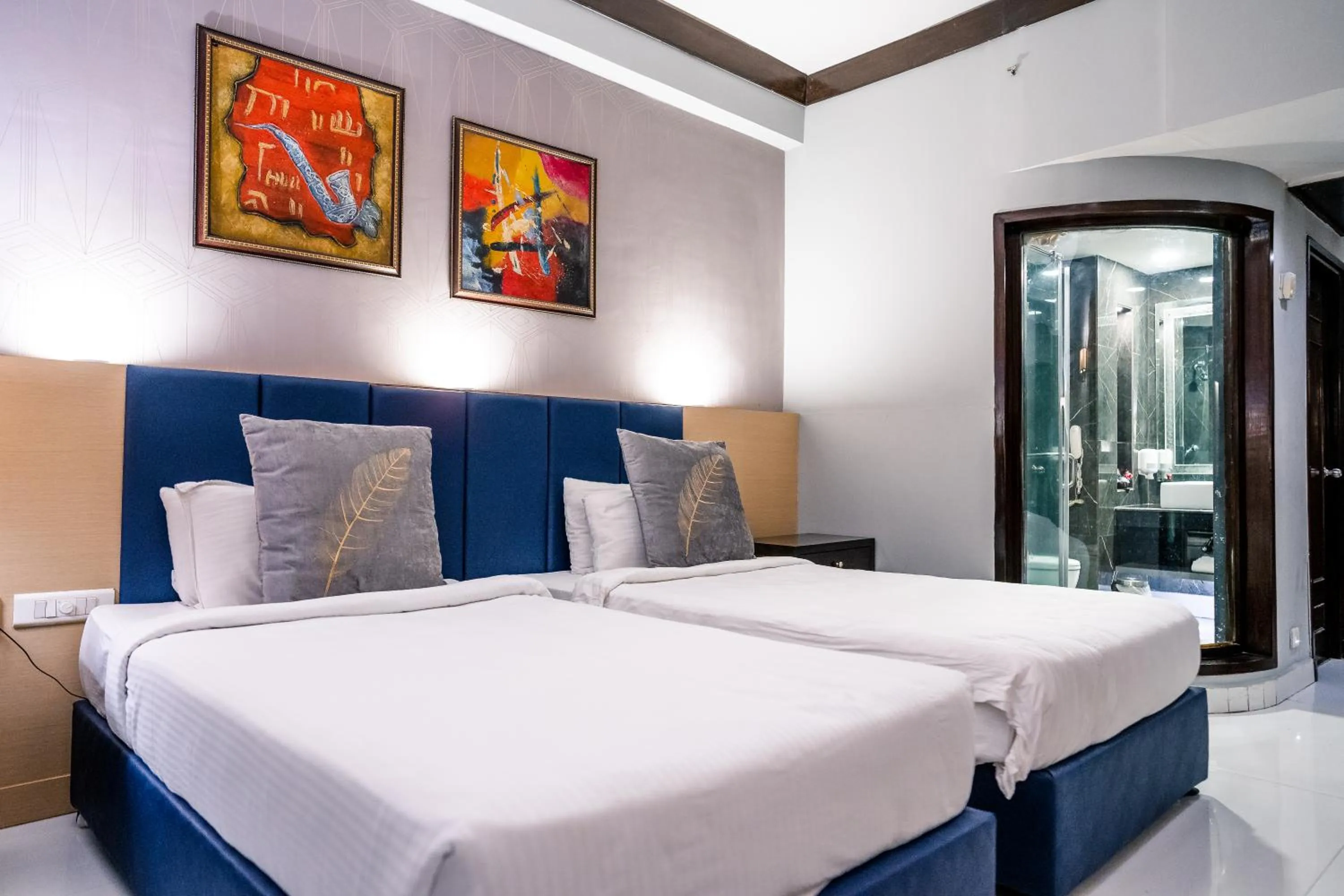Pal Grande Room  - single occupancy in Hotel Pal Heights