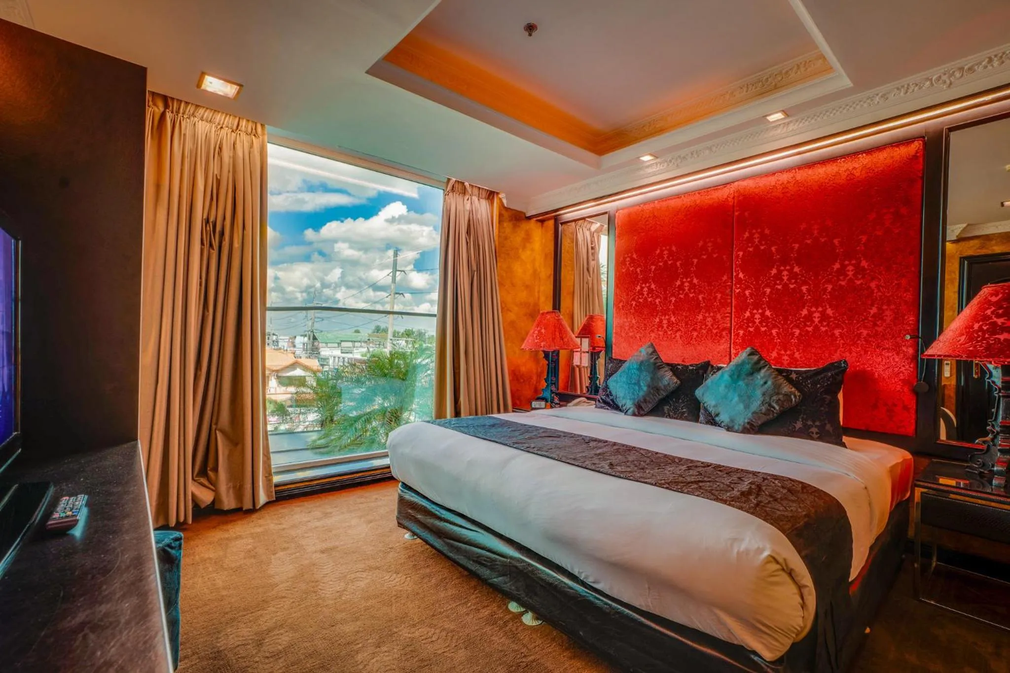 Two-Bedroom Suite in Fields Plaza Hotel by ABC