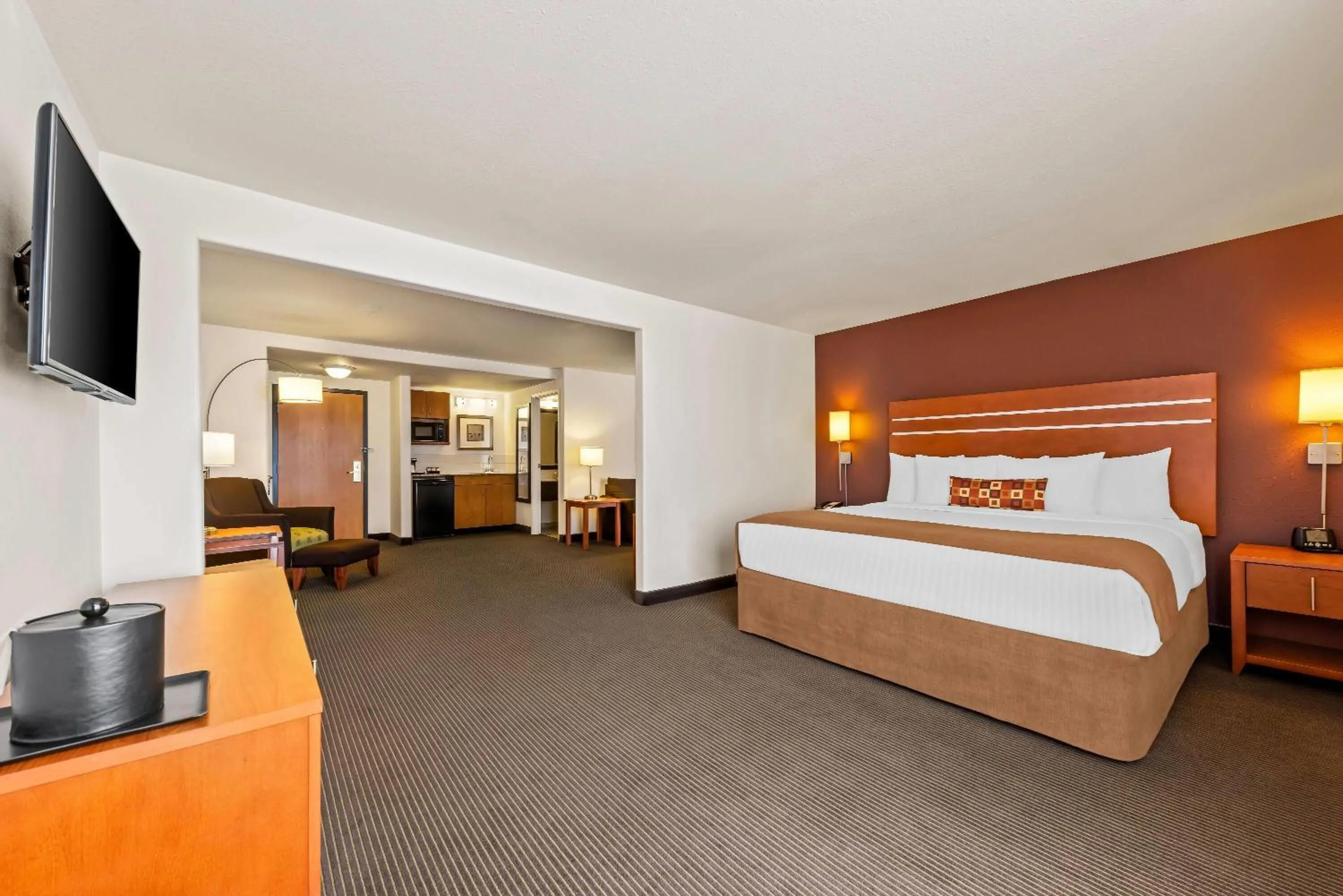 Jr. Executive Suite, King Bed, Non Smoking in Wingate by Wyndham Calgary South