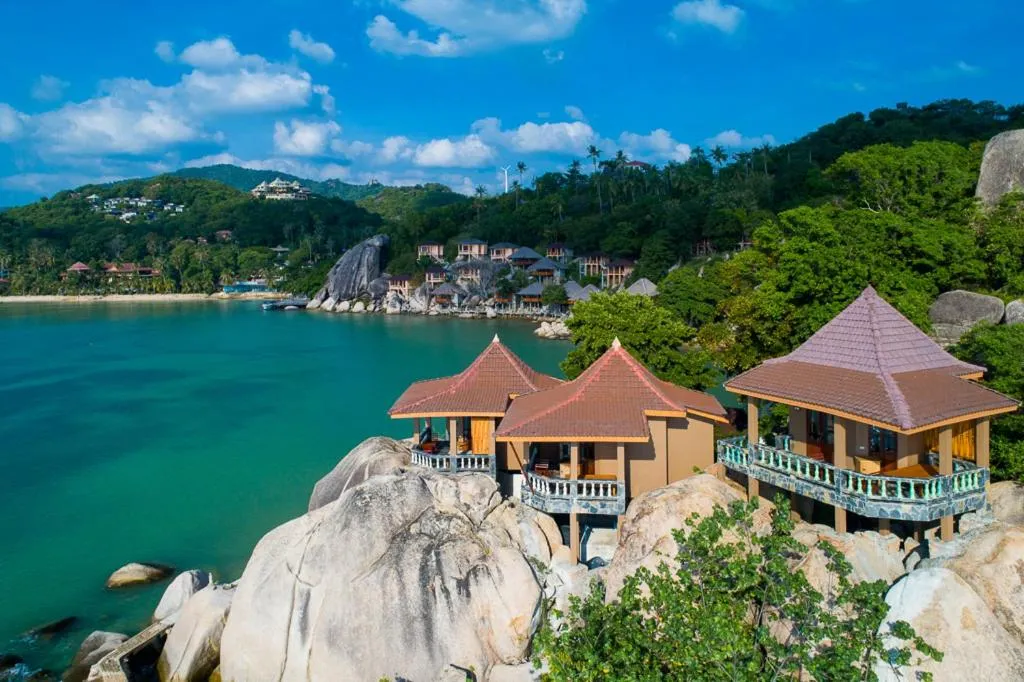 Deluxe Seaview- Free pick up and drop off at Mae Haad Pier in Koh Tao Relax Freedom Beach Resort
