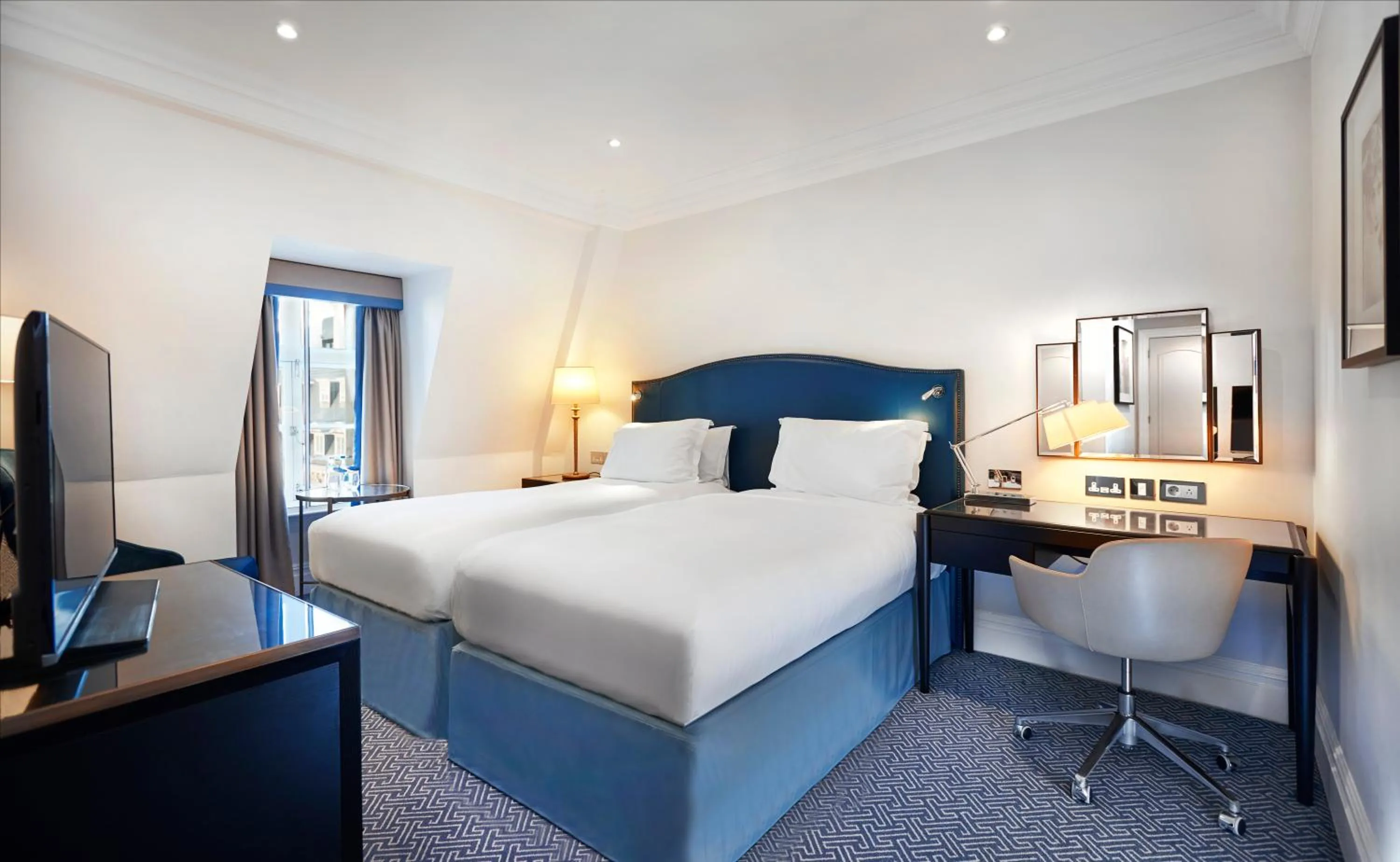 Twin Room in The Waldorf Hilton