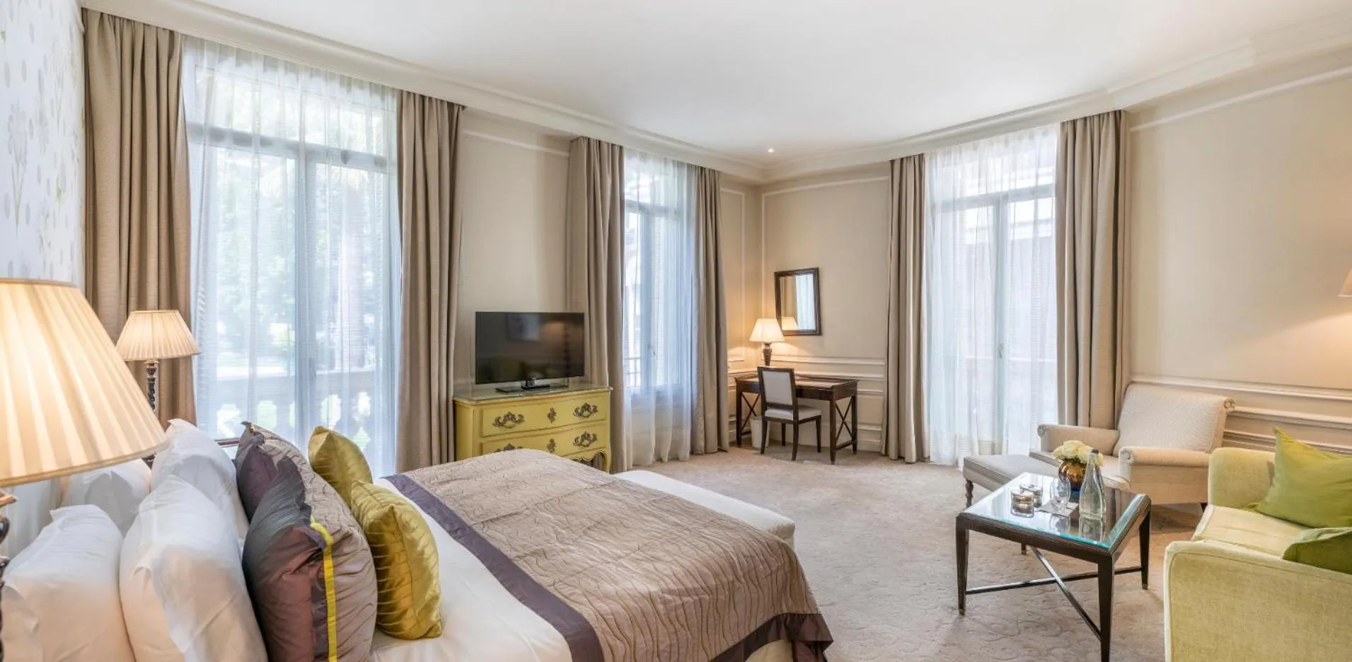 Junior Suite with City or Courtyard View in Hôtel Hermitage Monte-Carlo