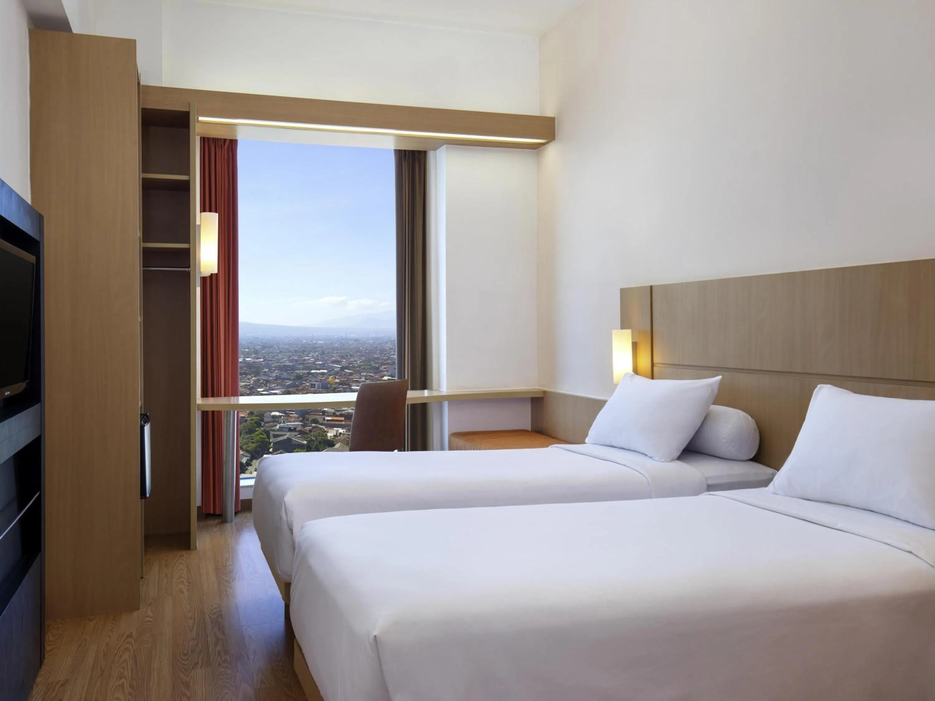 Standard Twin Room in Ibis Bandung Trans Studio