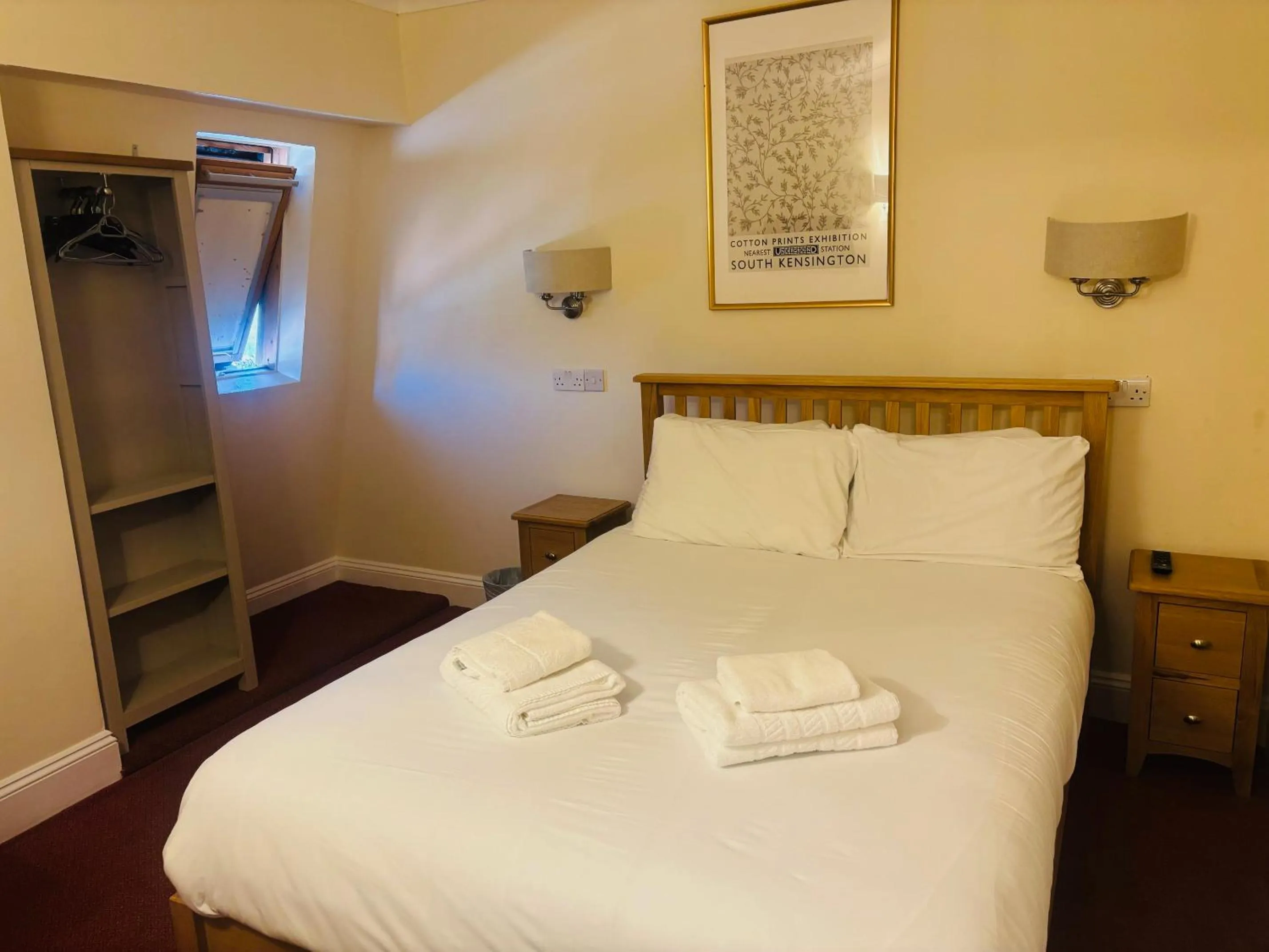 Standard Family Room in Rothwell House Hotel