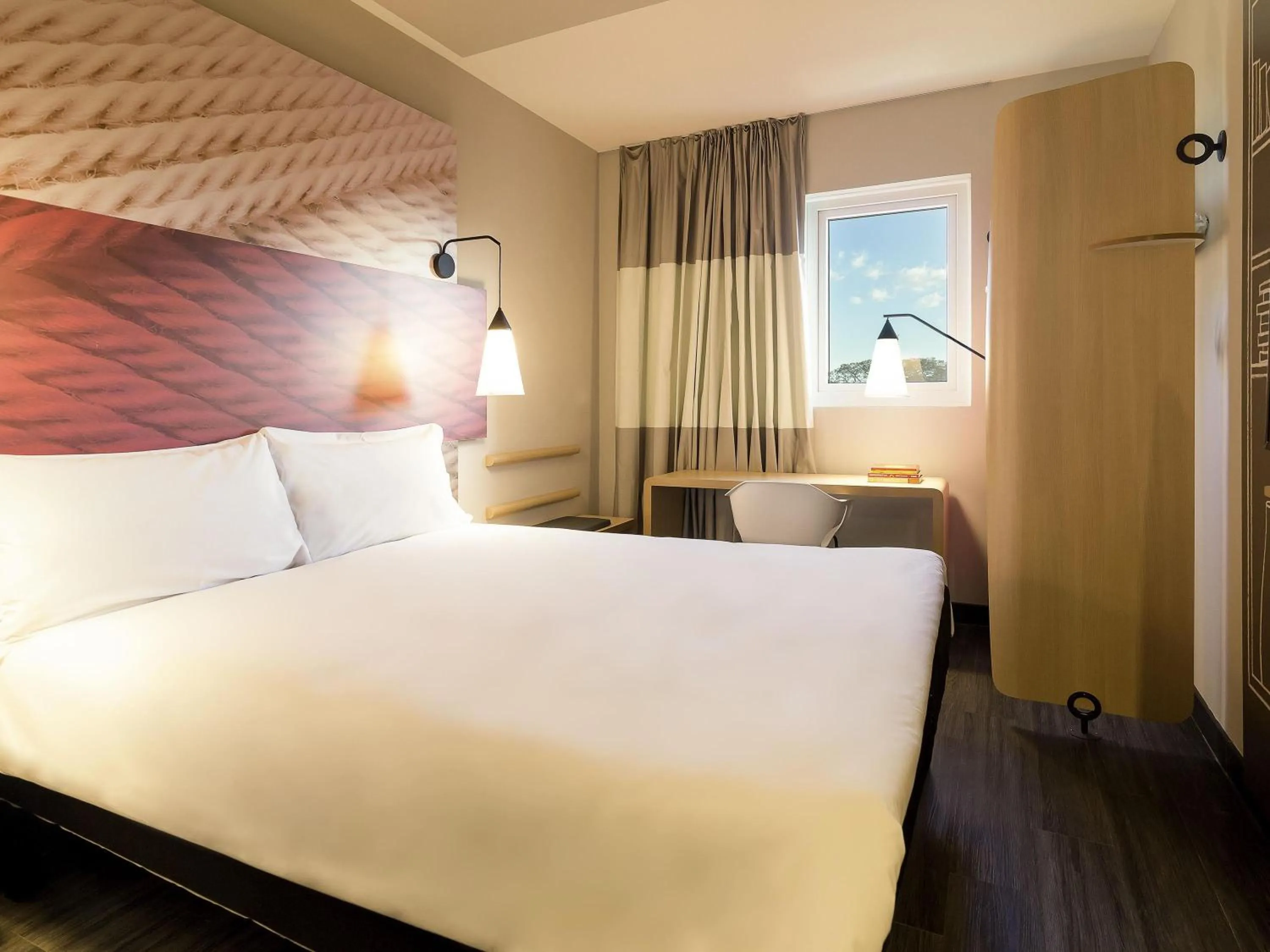 Standard Apartment with One Double Bed and One Child Bed - single occupancy in ibis Erechim