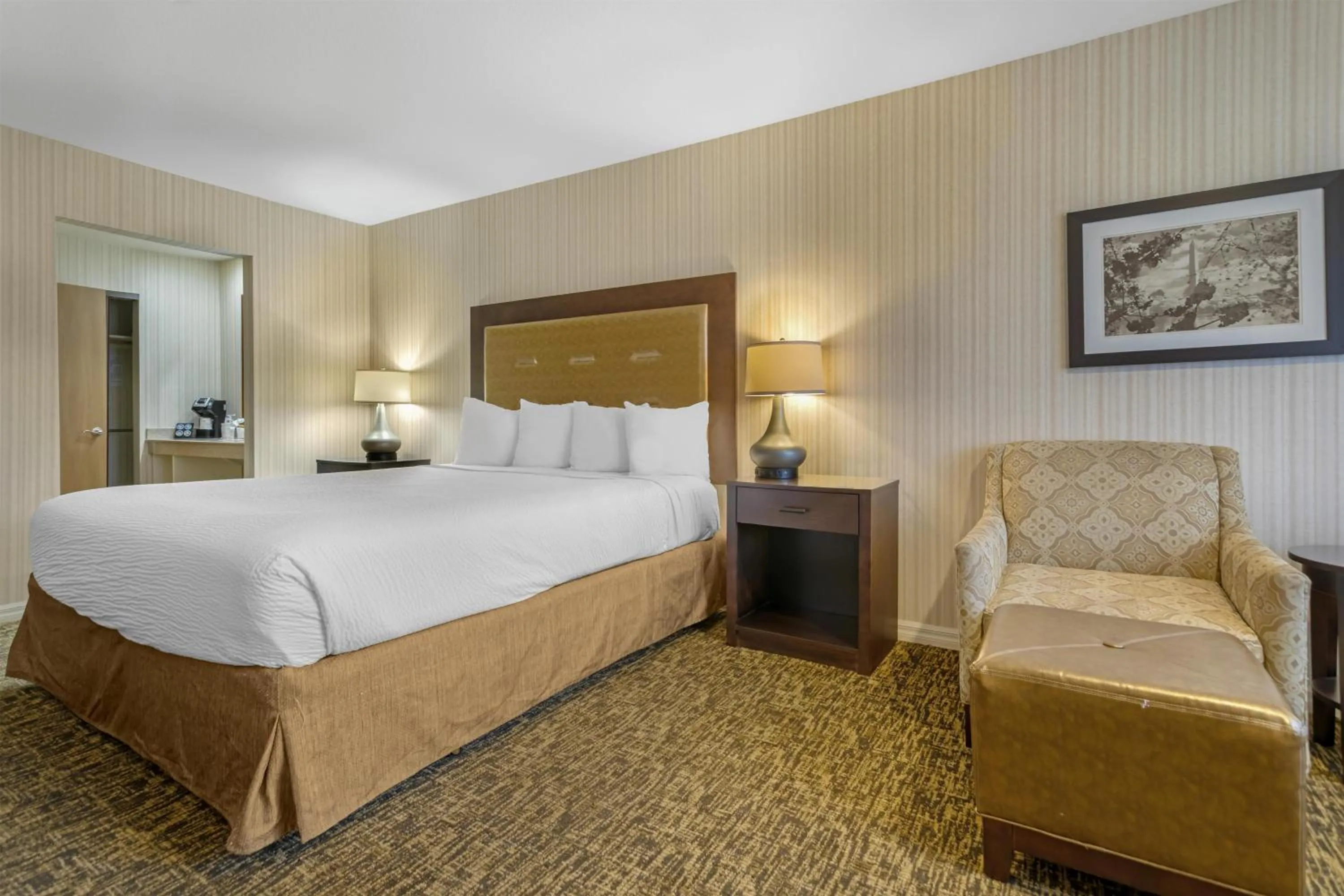 King Room with Bath Tub - Disability Access/Non-Smoking in Best Western Plus Big America