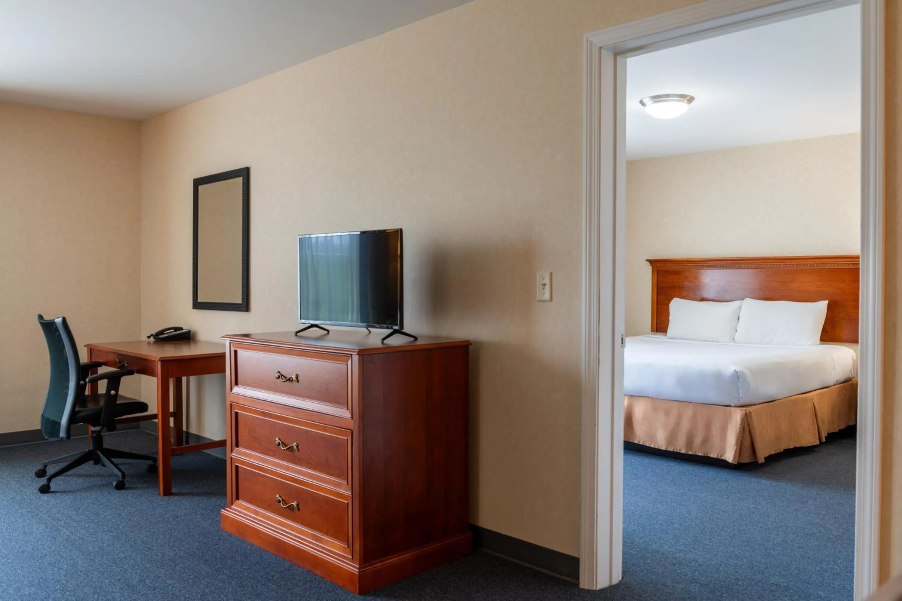 King Suite in White River Inn & Suites