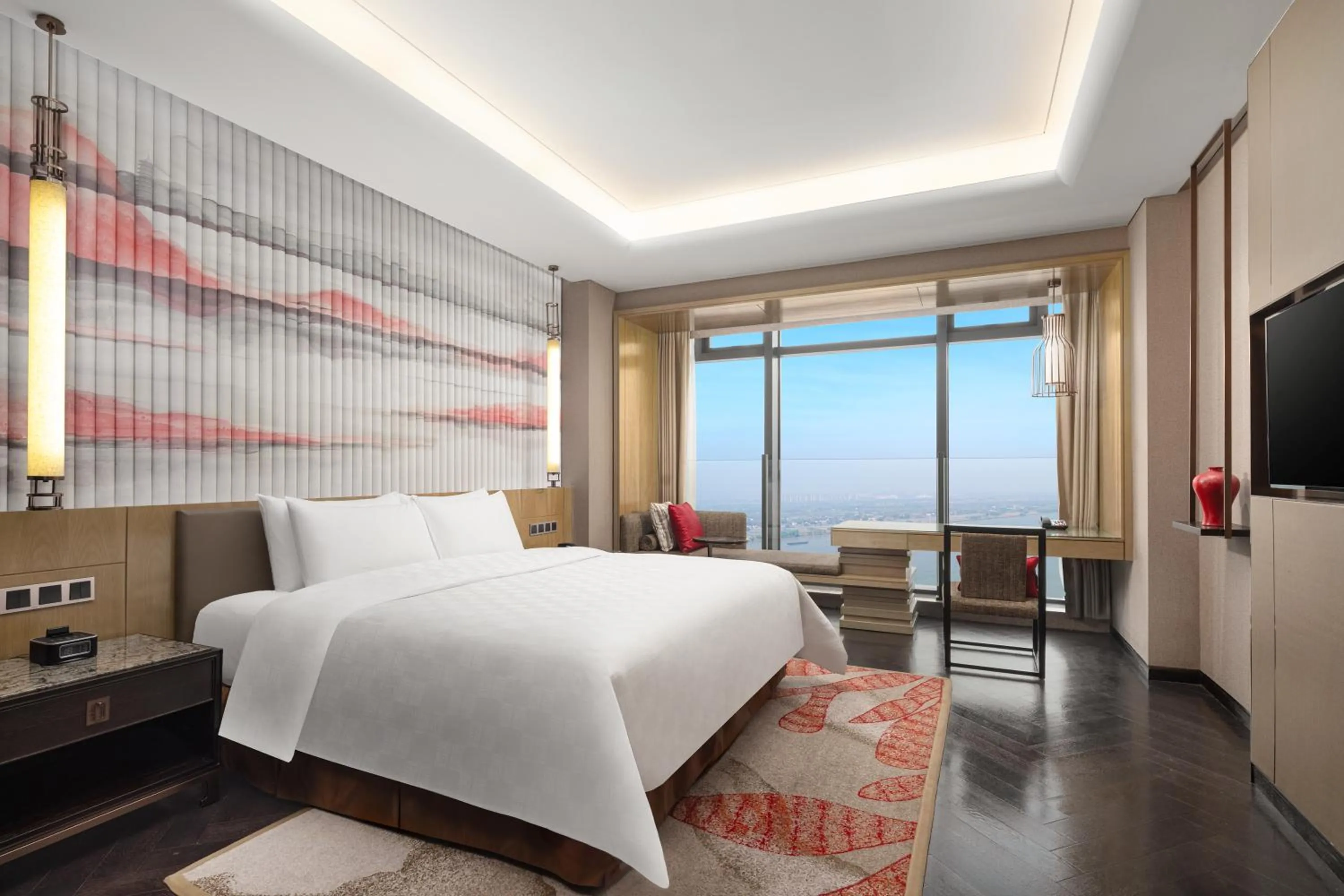 Standard King Room with River View in HUALUXE Wuhu