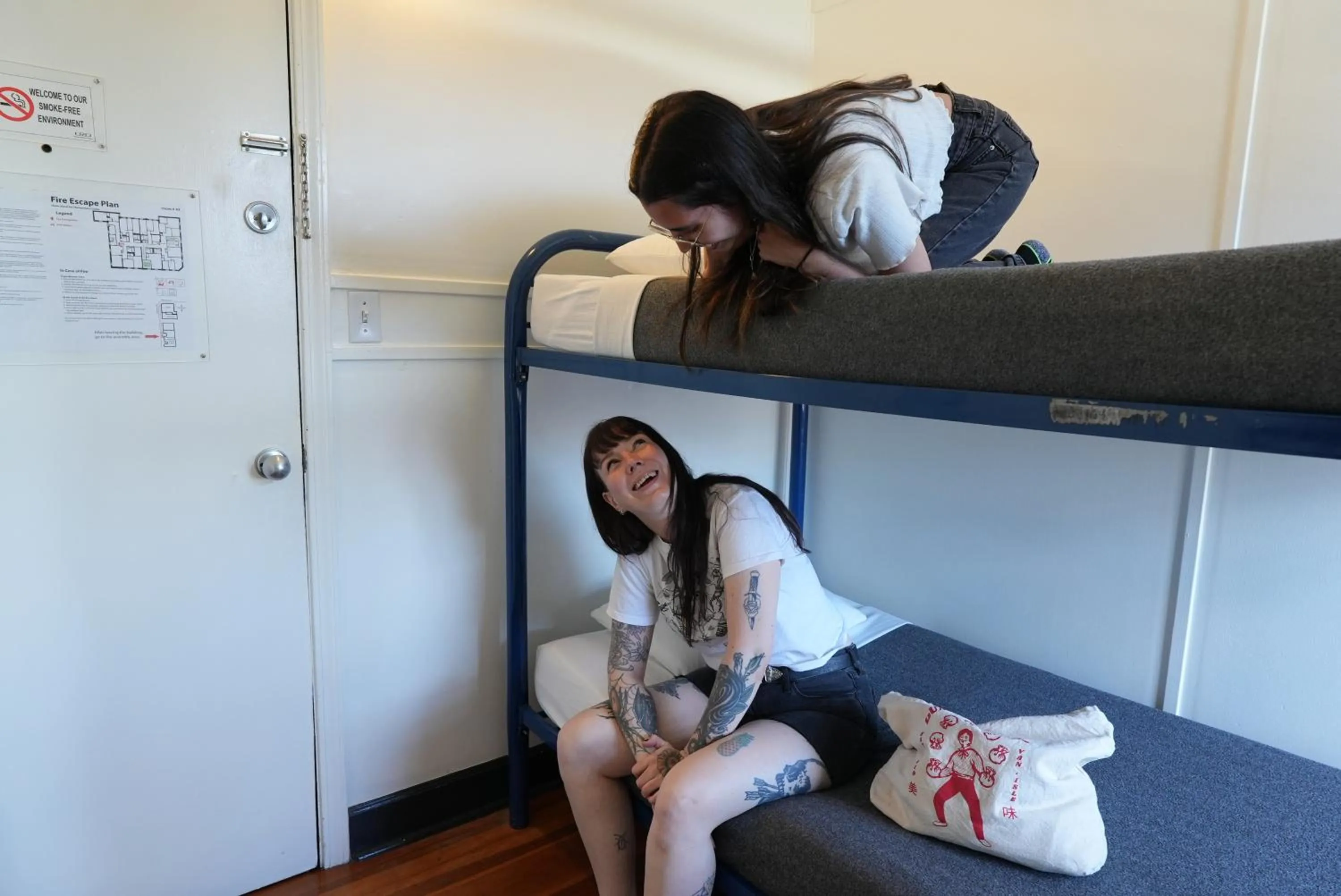 Small Twin Room in Ocean Island Inn | Backpackers | Suites