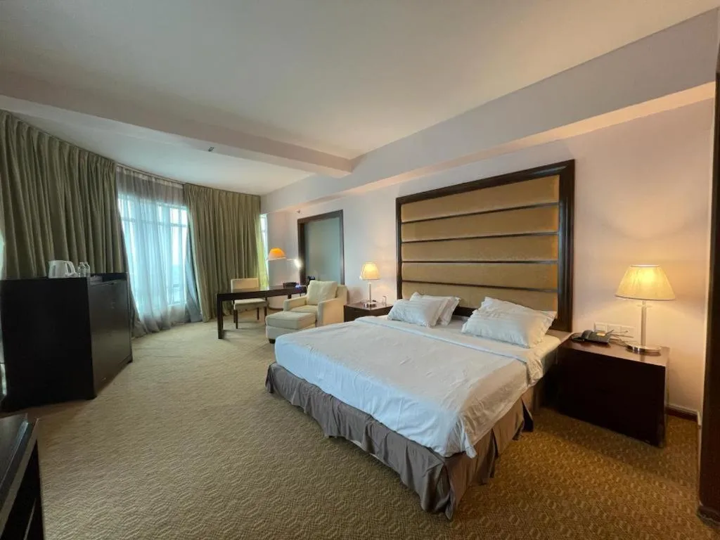 Executive Suite in Oriental Crystal Hotel