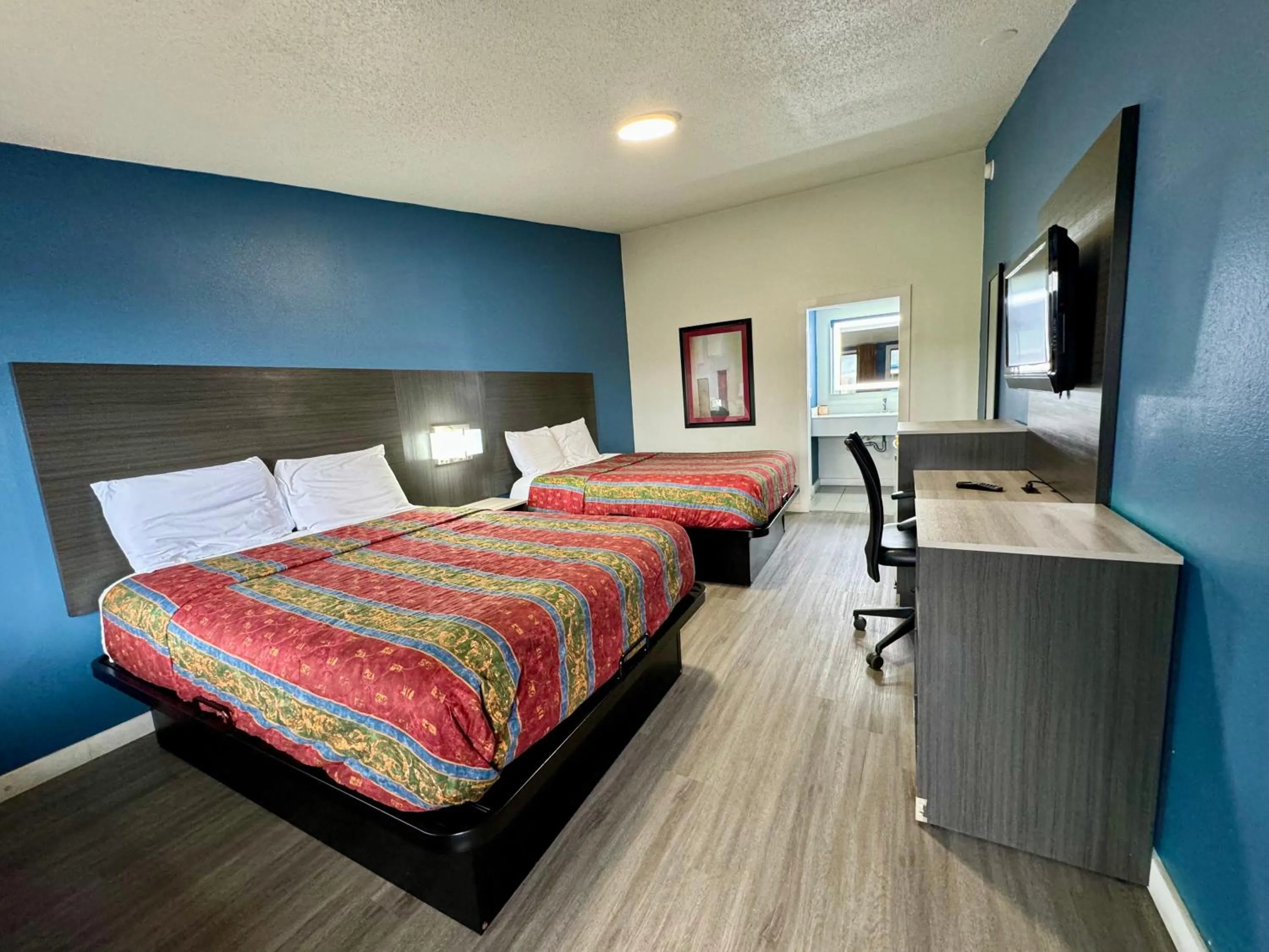 Double Room with Two Double Beds - Smoking in Knights Inn Greenville