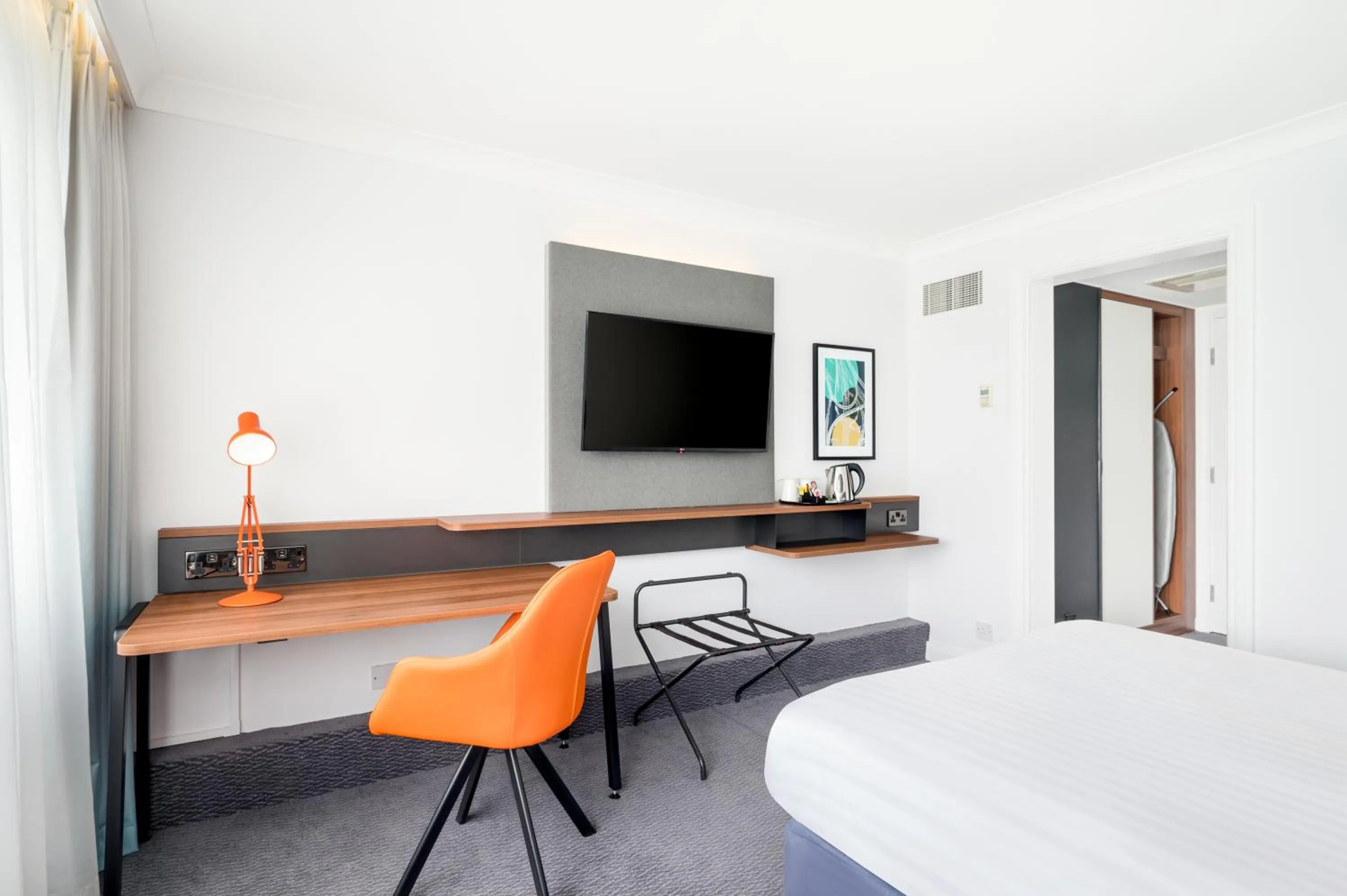 Standard Double Room - Disability Access in Holiday Inn Birmingham M6, Jct7 by IHG