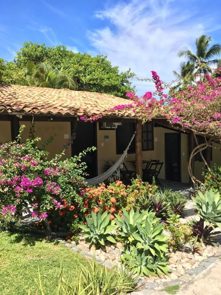 Classic Triple Room in Pousada Tubarão