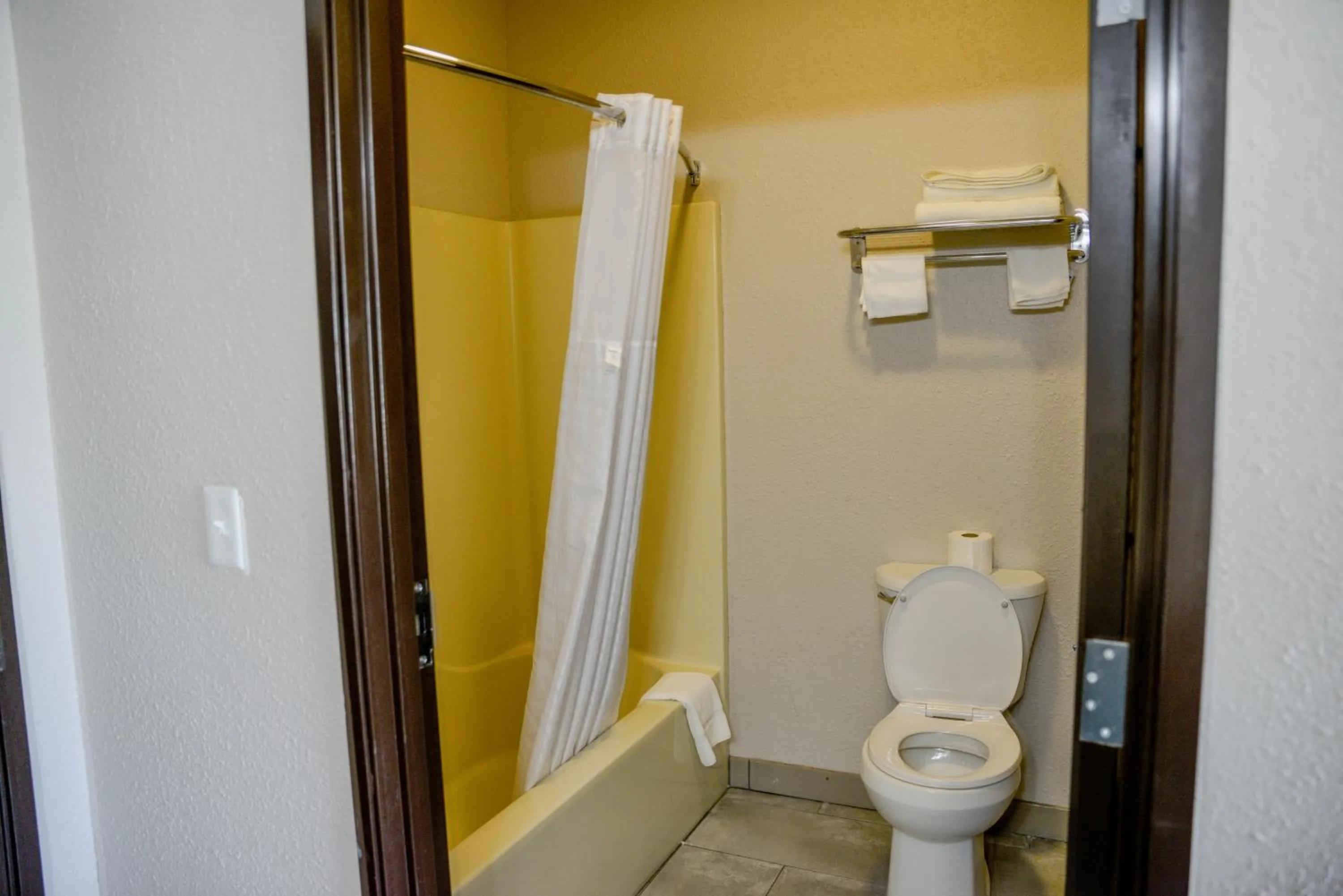 Queen Room with Two Queen Beds - Non-Smoking in Baymont by Wyndham O'Fallon St. Louis Area